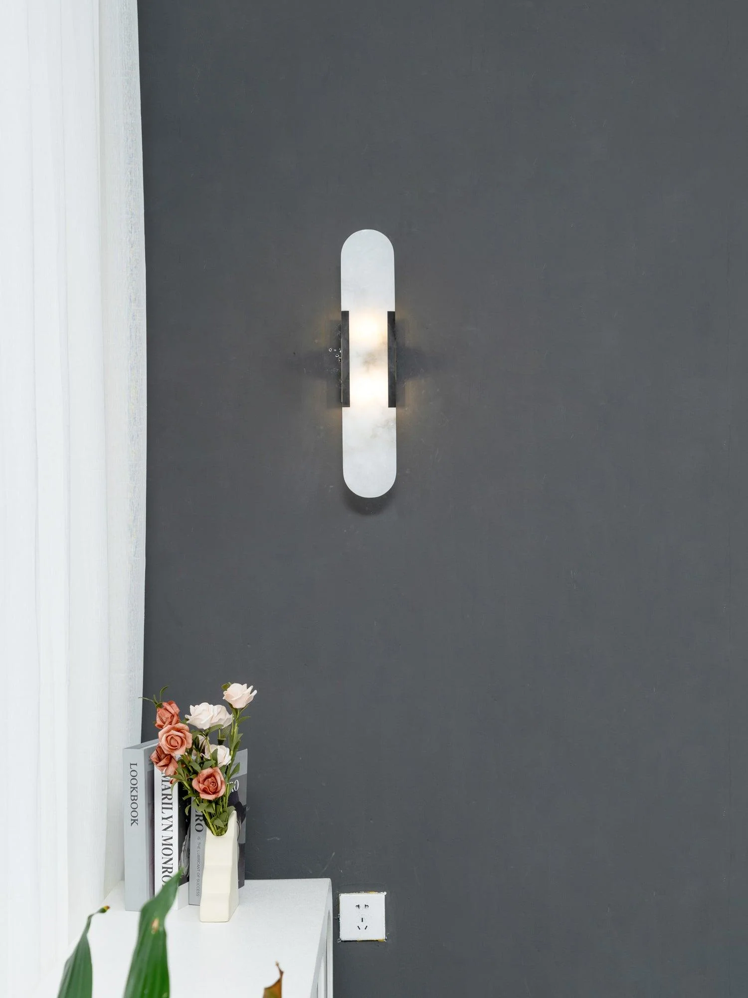 Melange Elongated Alabaster Wall Lamp - Dia 10cm x H 35cm Set of 2 / Black