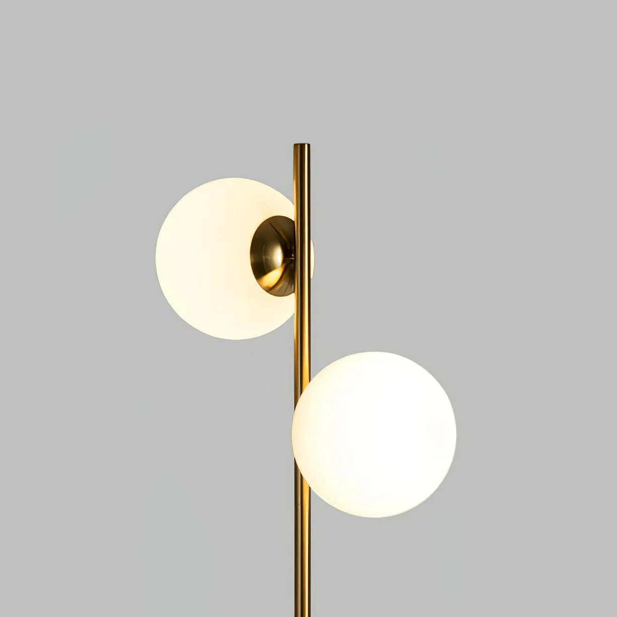 Doppler LED Tree Lamp - ∅ 13″ x H 63.8″ / Dia 33cm x H 162cm / Gold / AU plug