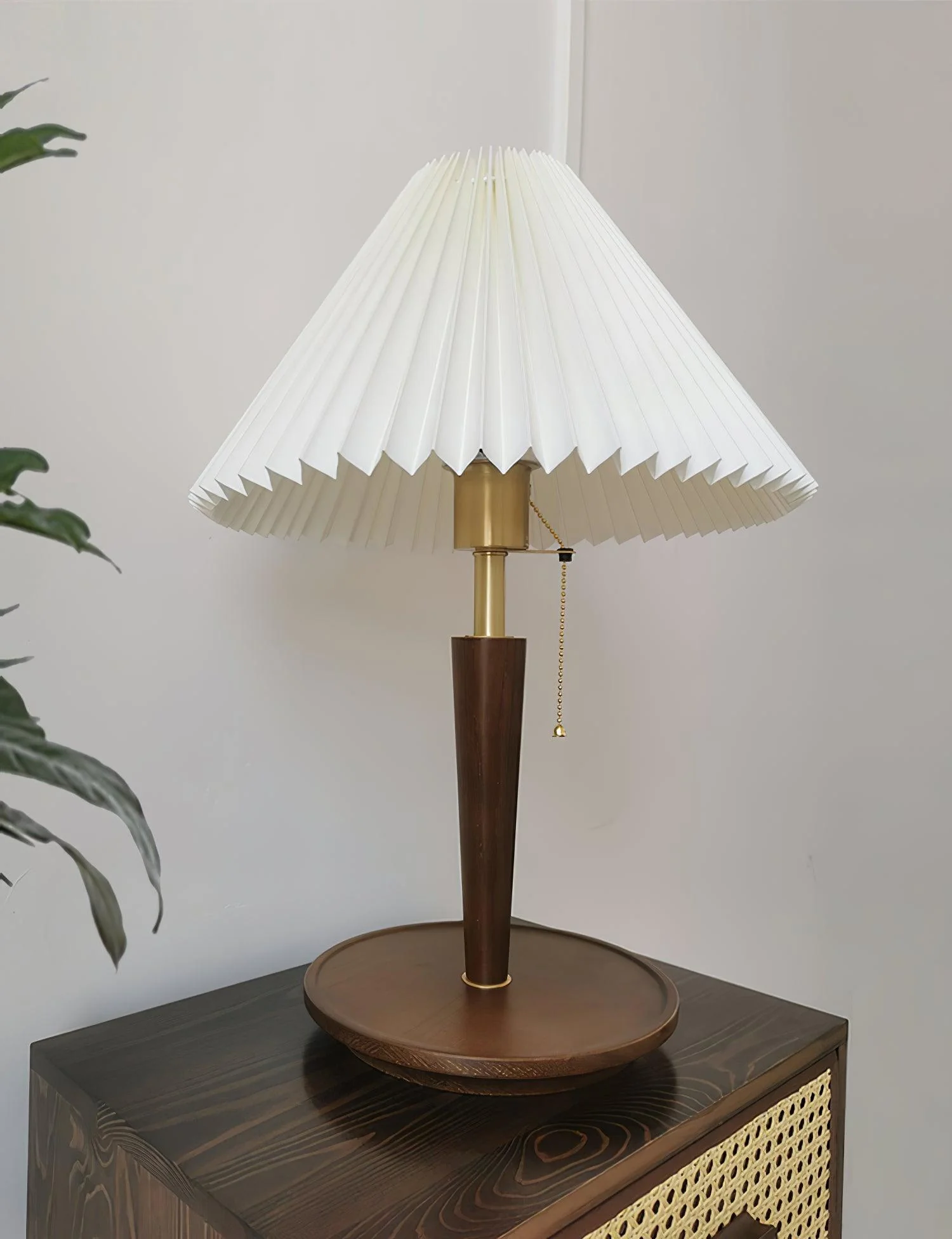 Настольный светильник Cone Pleated Fabric - ∅36см x 53см, дерево, белый