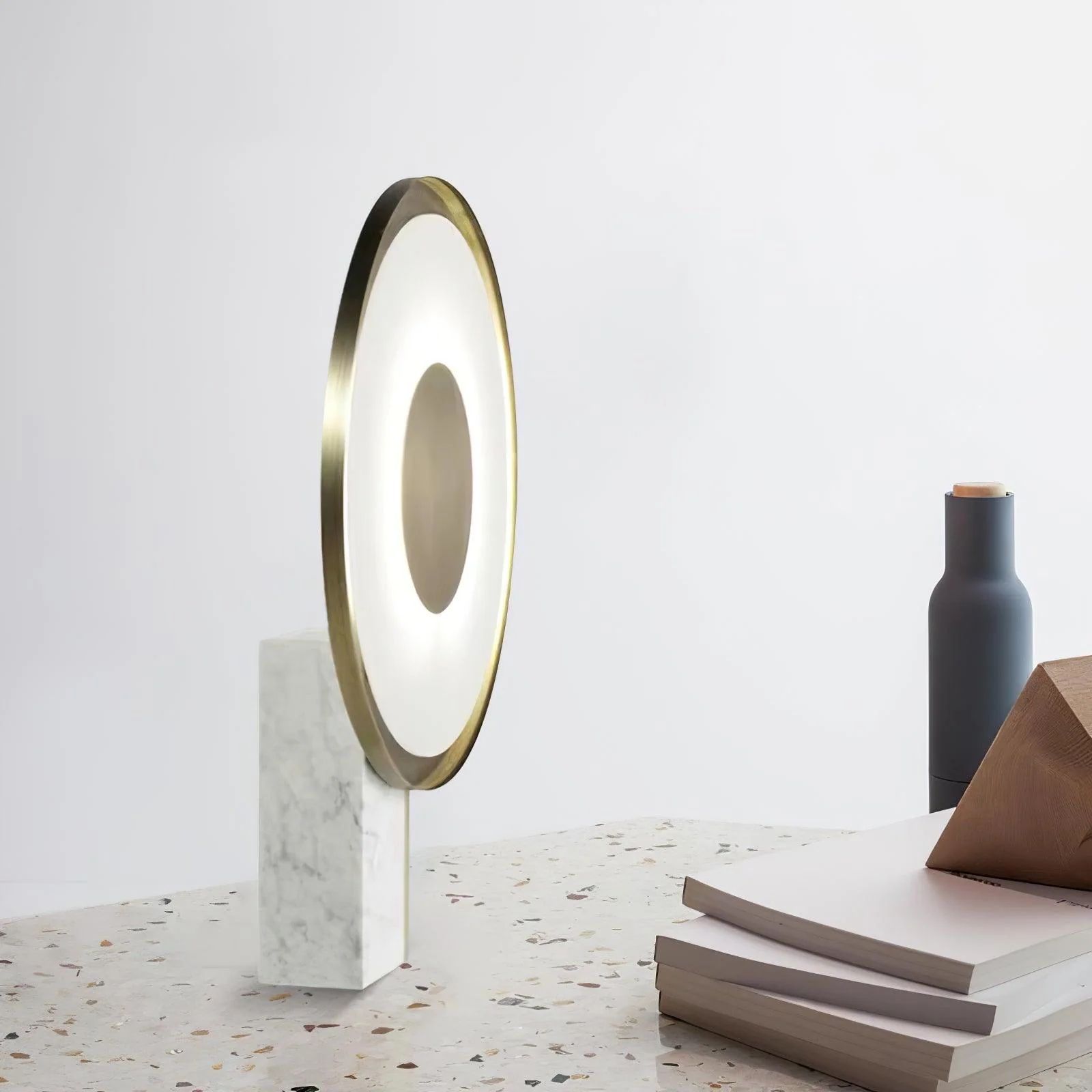 Roche Bobois Table Lamp - ∅ 13″ x H 17.3″ / Dia 33cm x H 44cm / White+Gold / UK plug
