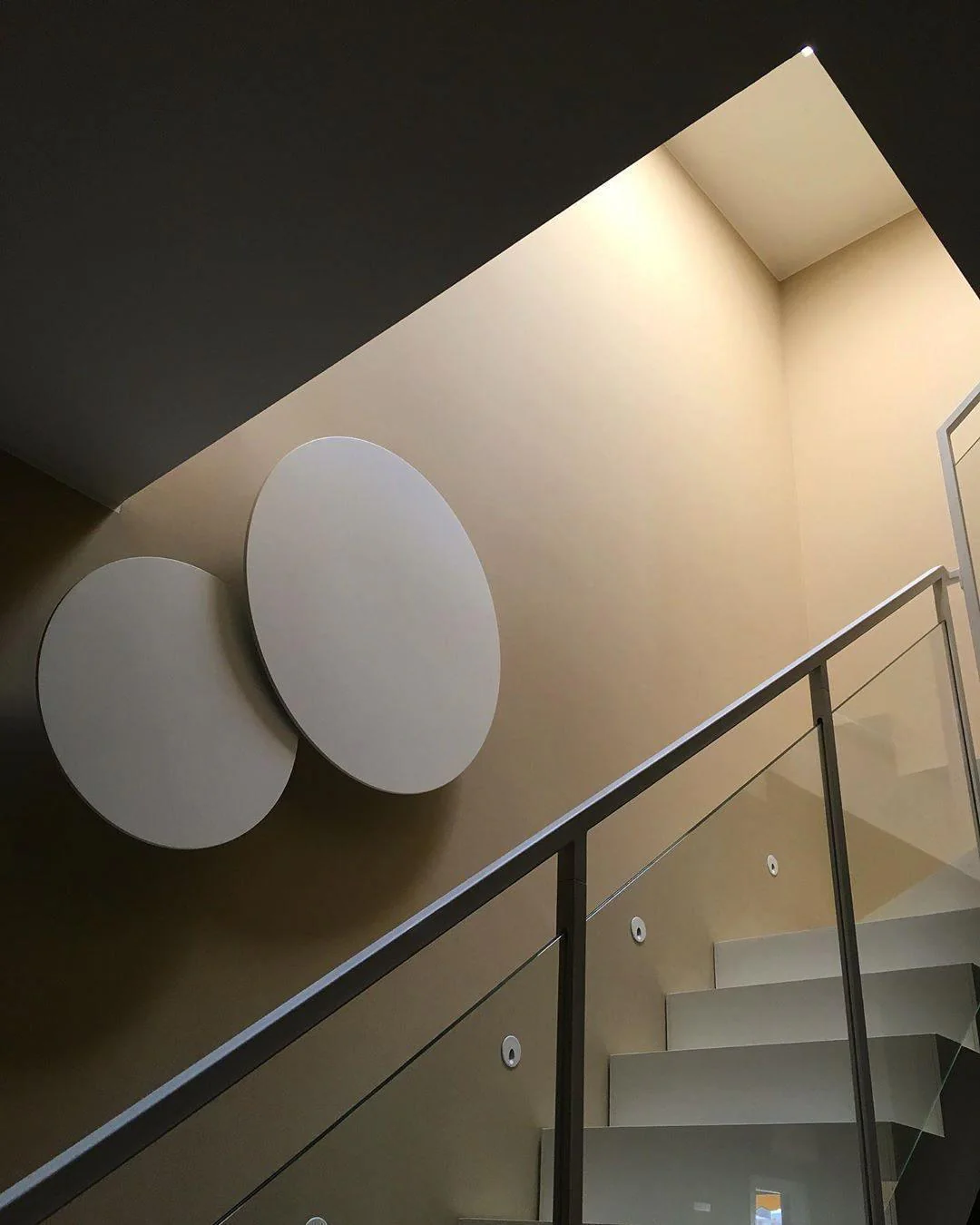 Geometric Disc Wall Lamp - Dia 28cm x H5cm set of 2 / White / Warm white
