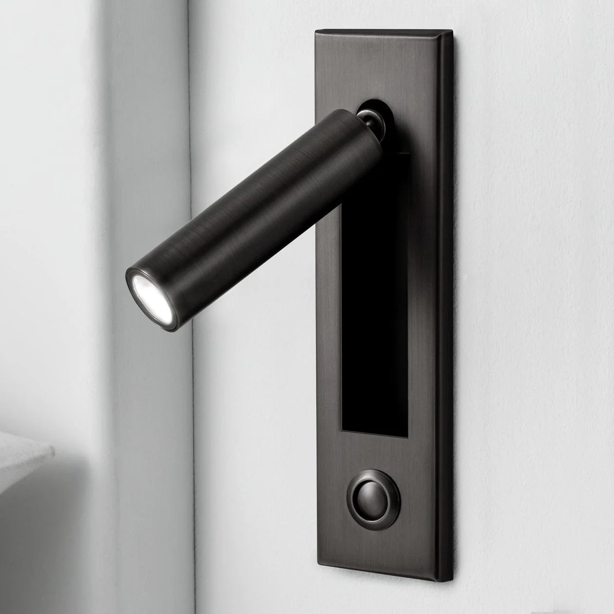 Настенный светильник Embedded Bedside Sconce - прямоугольник, кнопочный переключатель, ∅5см x 18см, матовый черный, медь, теплый свет