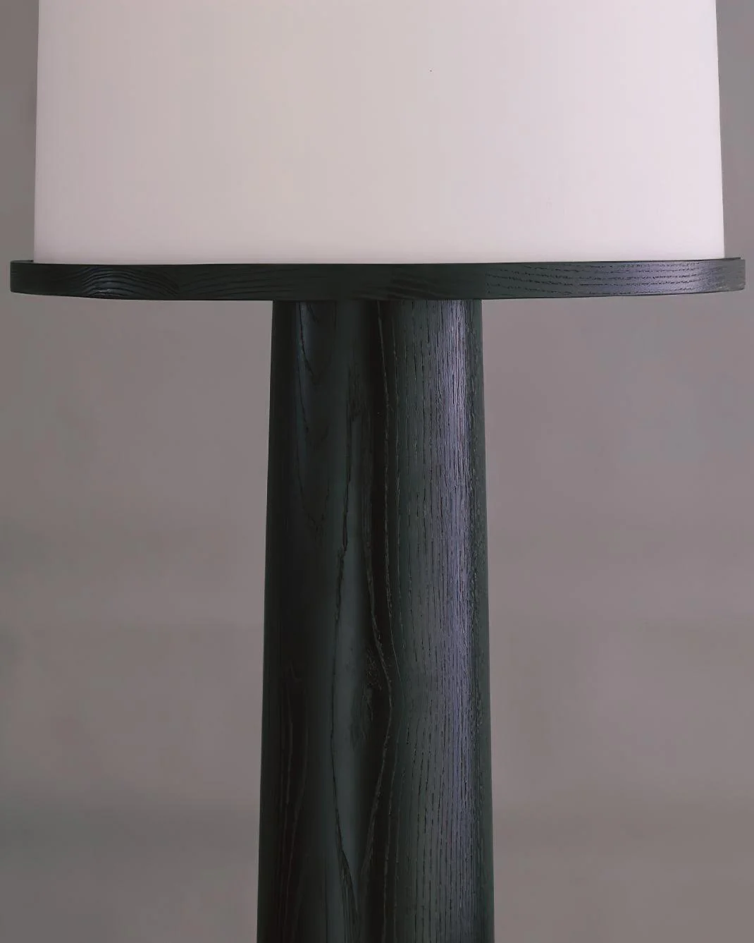 Настольный светильник Light And Shadow Bottle - ∅27см x 64см, дерево