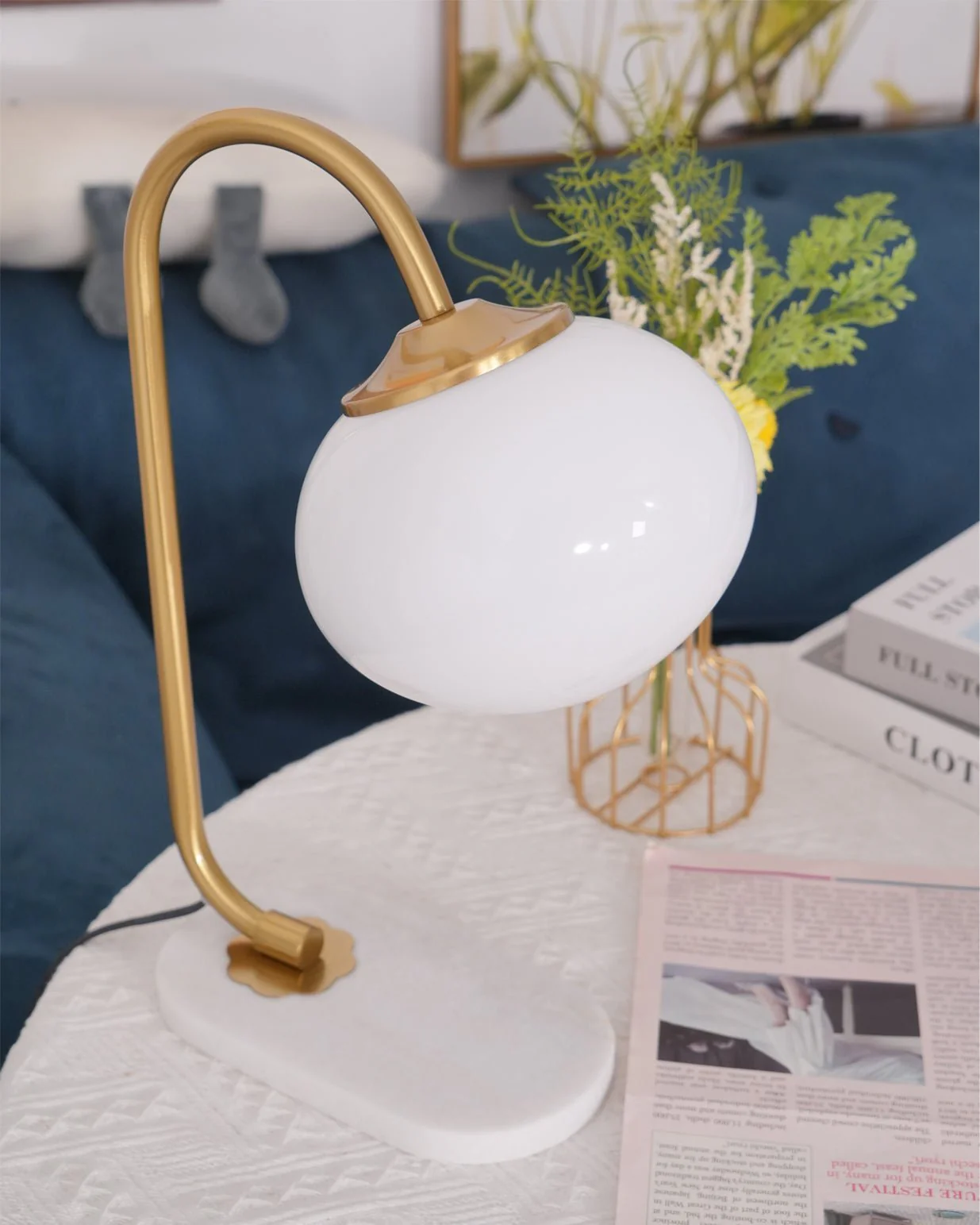Marshmallow Table Lamp - ∅ 8.7″ x H 16.1″ / Dia 22cm x H 41cm / Chrome & Beige / US plug