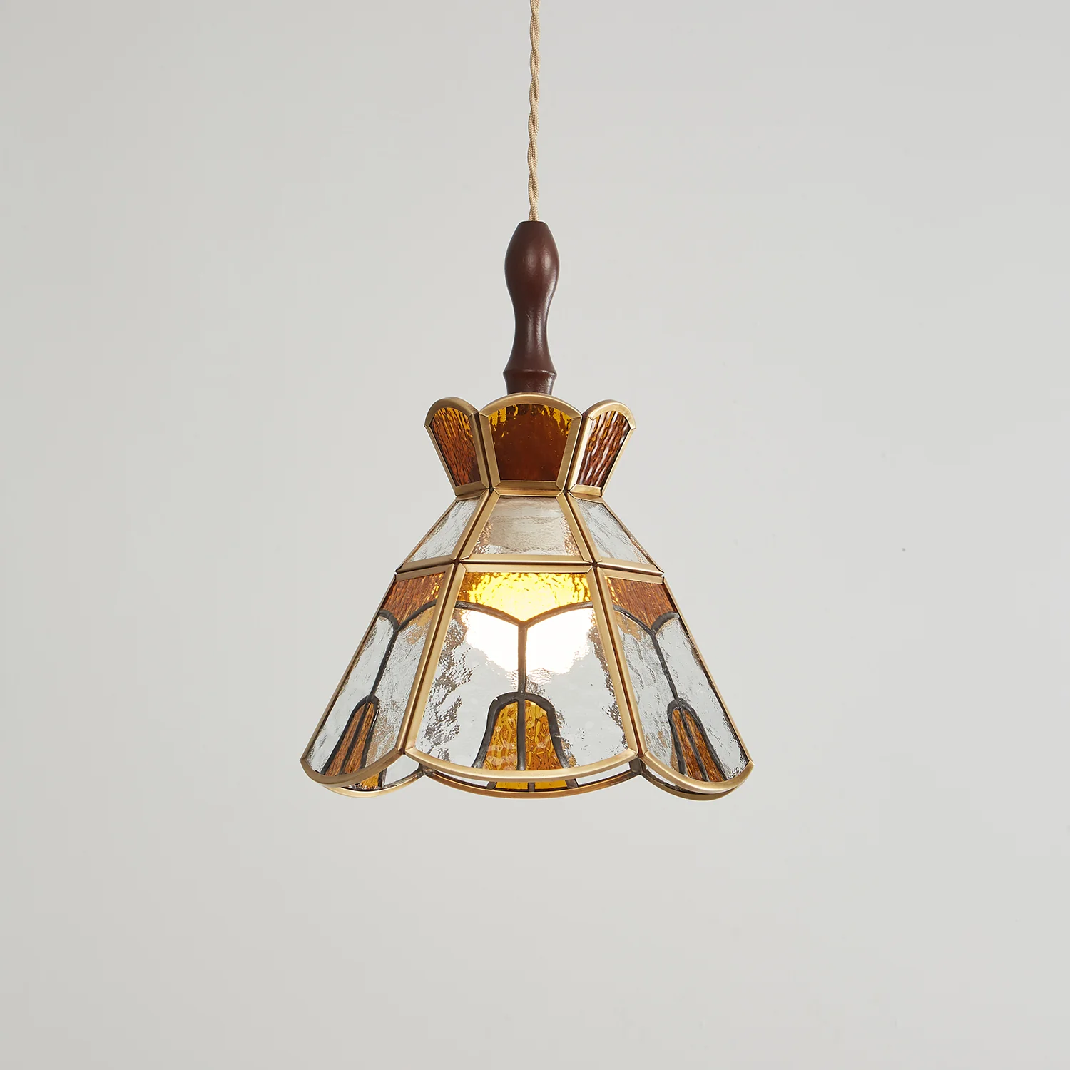 Подвесной светильник Tiffany Stained Glass - модель E, ∅22см x 35см, золотой