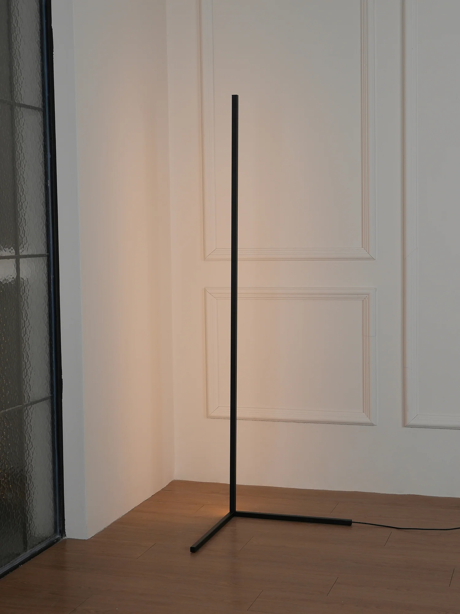 Торшер Minimalist LED - ∅40см x 140см, черный, диммер, пульт ДУ