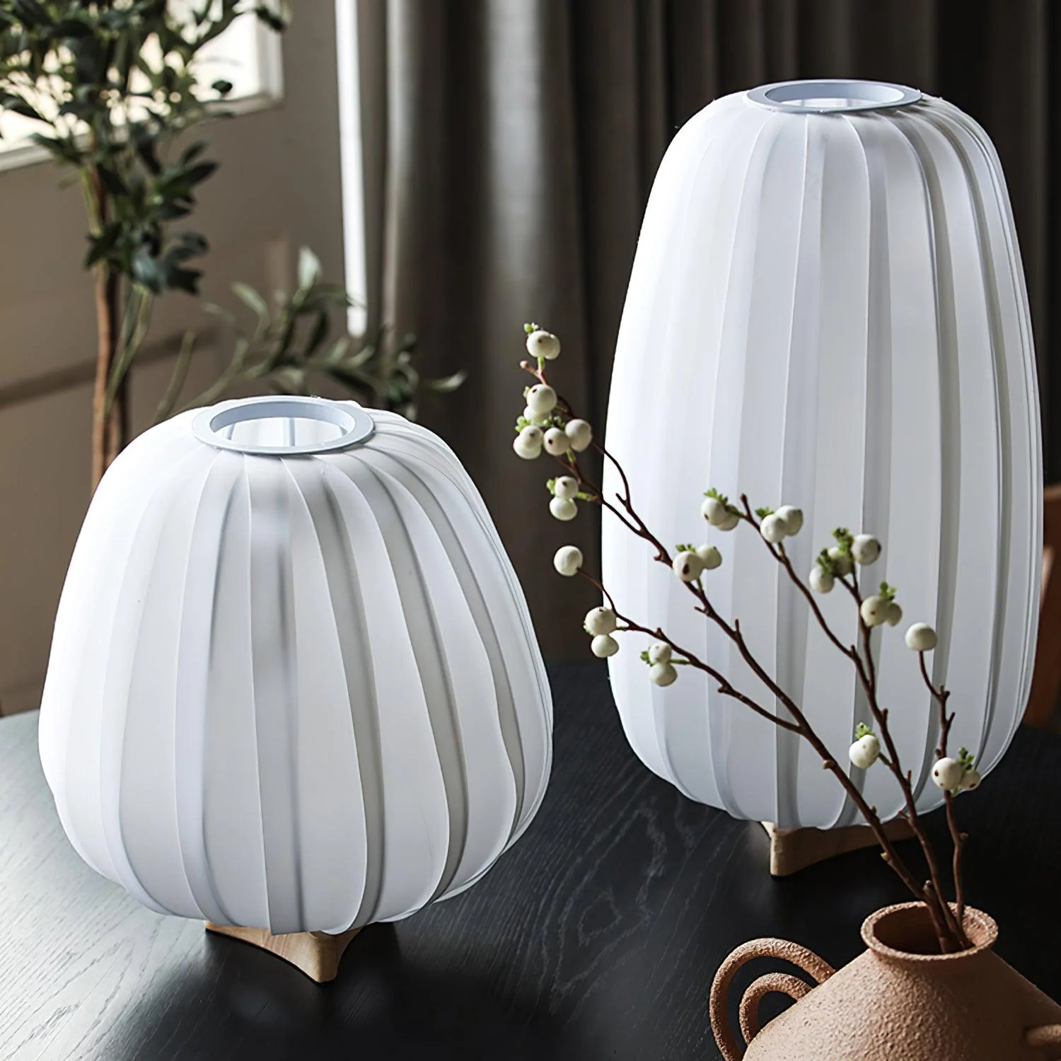 Настольный светильник Fabric Minimalist - ∅27см x 50см, дерево, белый