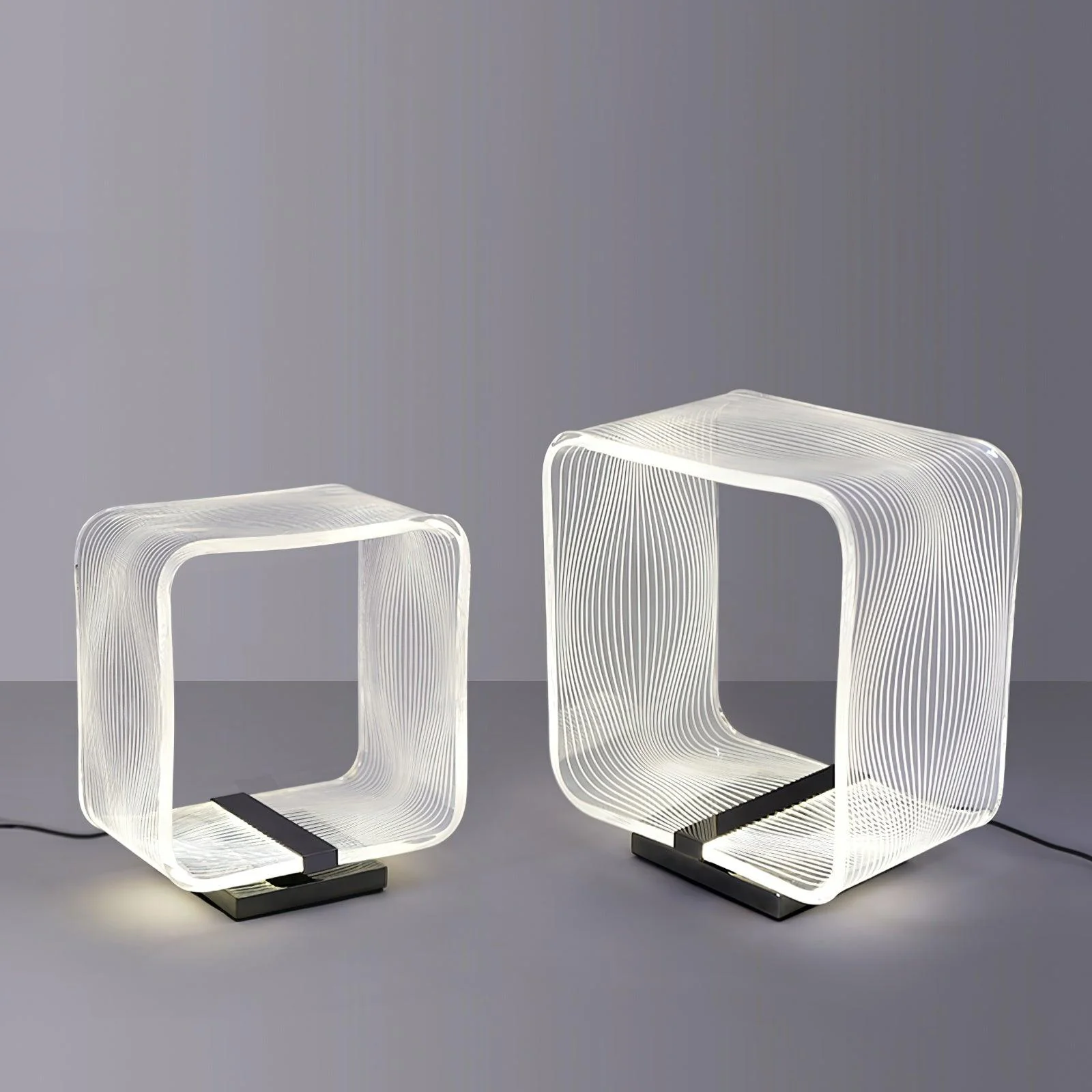 Wire Cube Table Lamp - ∅ 11.4″ x H 13″ / Dia 29cm x H 33cm / Black+Clear / UK plug