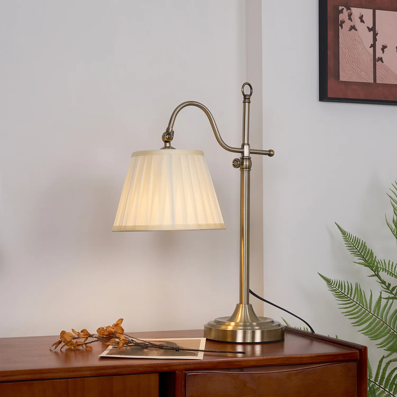Suffolk Table Lamp - ∅ 8.6″ x H 25.2″ / Dia 24cm x H 64cm / Gold+White / AU plug