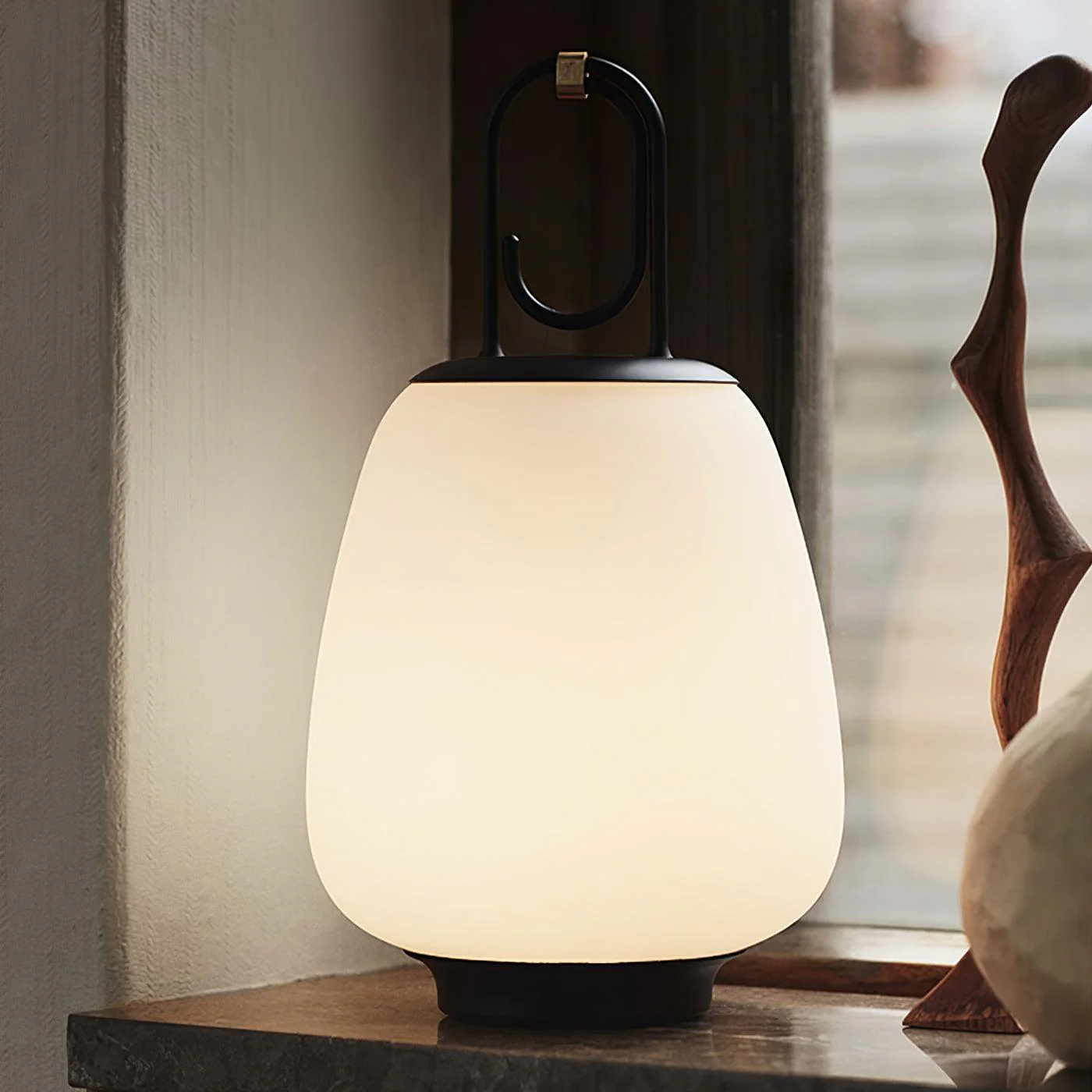 Настольный светильник Hyggelite Lantern - ∅16см x 28см, розовый, белый, теплый свет