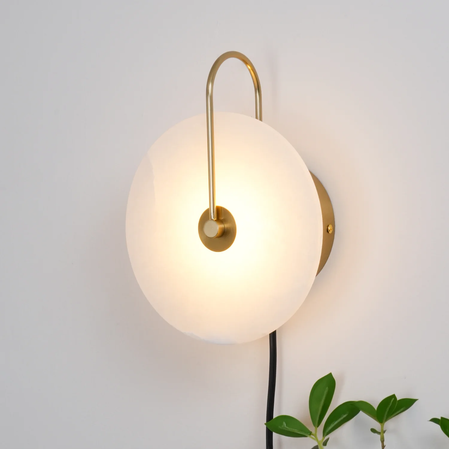 Alabaster LED Plug-In Wall Lamp - ∅ 9.8″ Set of 2 / Gold & White cable / EU Plug