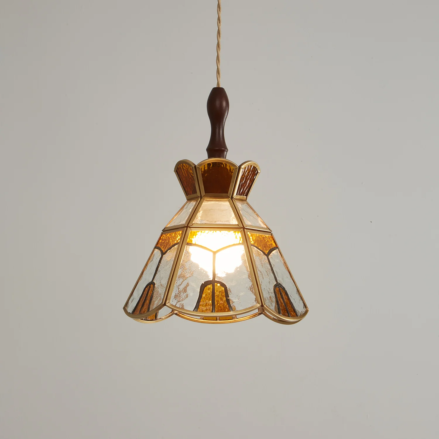 Подвесной светильник Tiffany Stained Glass - модель E, ∅22см x 35см, золотой