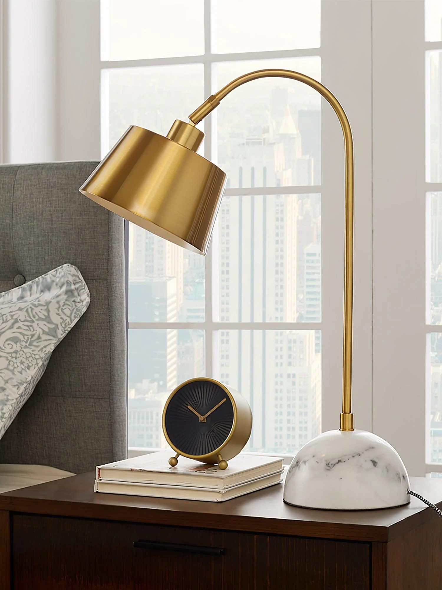 Brax Desk Lamp - ∅ 7.1″ x H 22.4″ /  Dia 18cm x H 57cm / Gold & White / UK plug