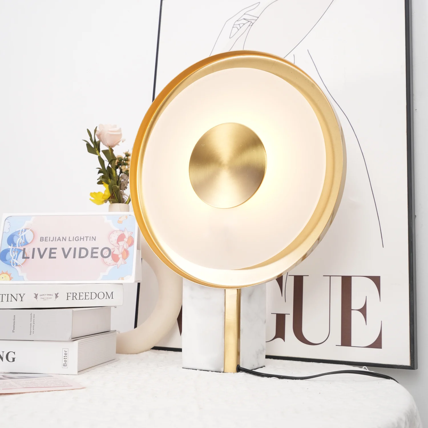 Roche Bobois Table Lamp - ∅ 13″ x H 17.3″ / Dia 33cm x H 44cm / White+Gold / UK plug