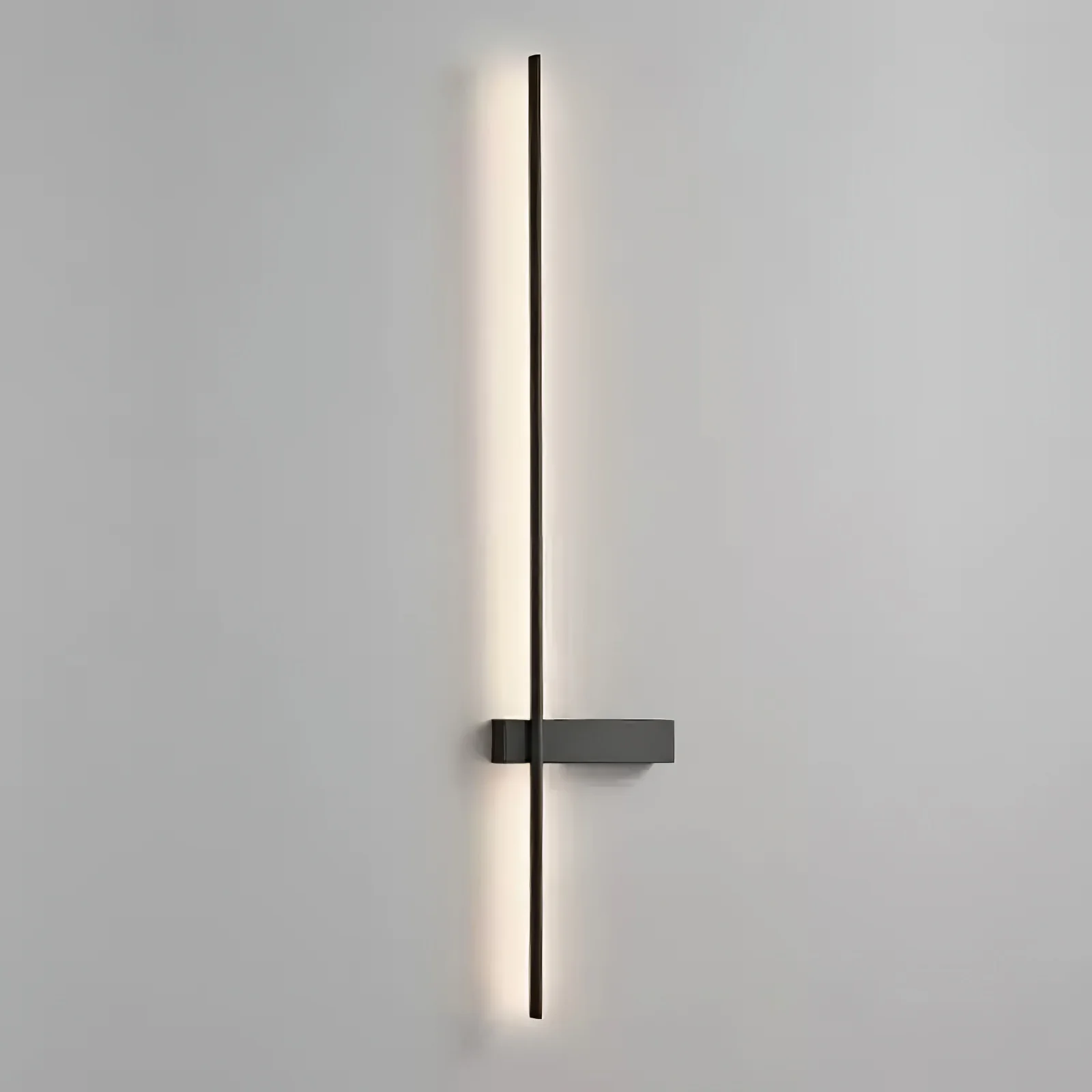 Настенный светильник Adeline Linear - ∅15см x 90см, черный, теплый свет