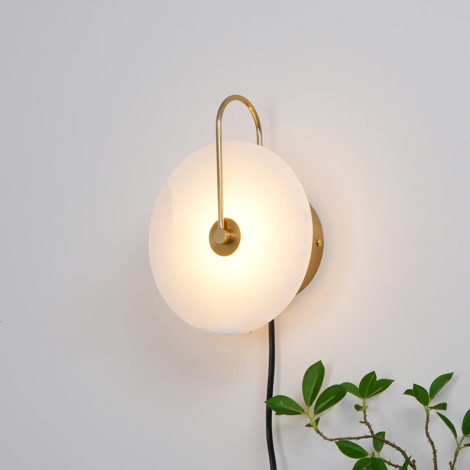 Alabaster LED Plug-In Wall Lamp - ∅ 9.8″ Set of 2 / Gold & White cable / EU Plug