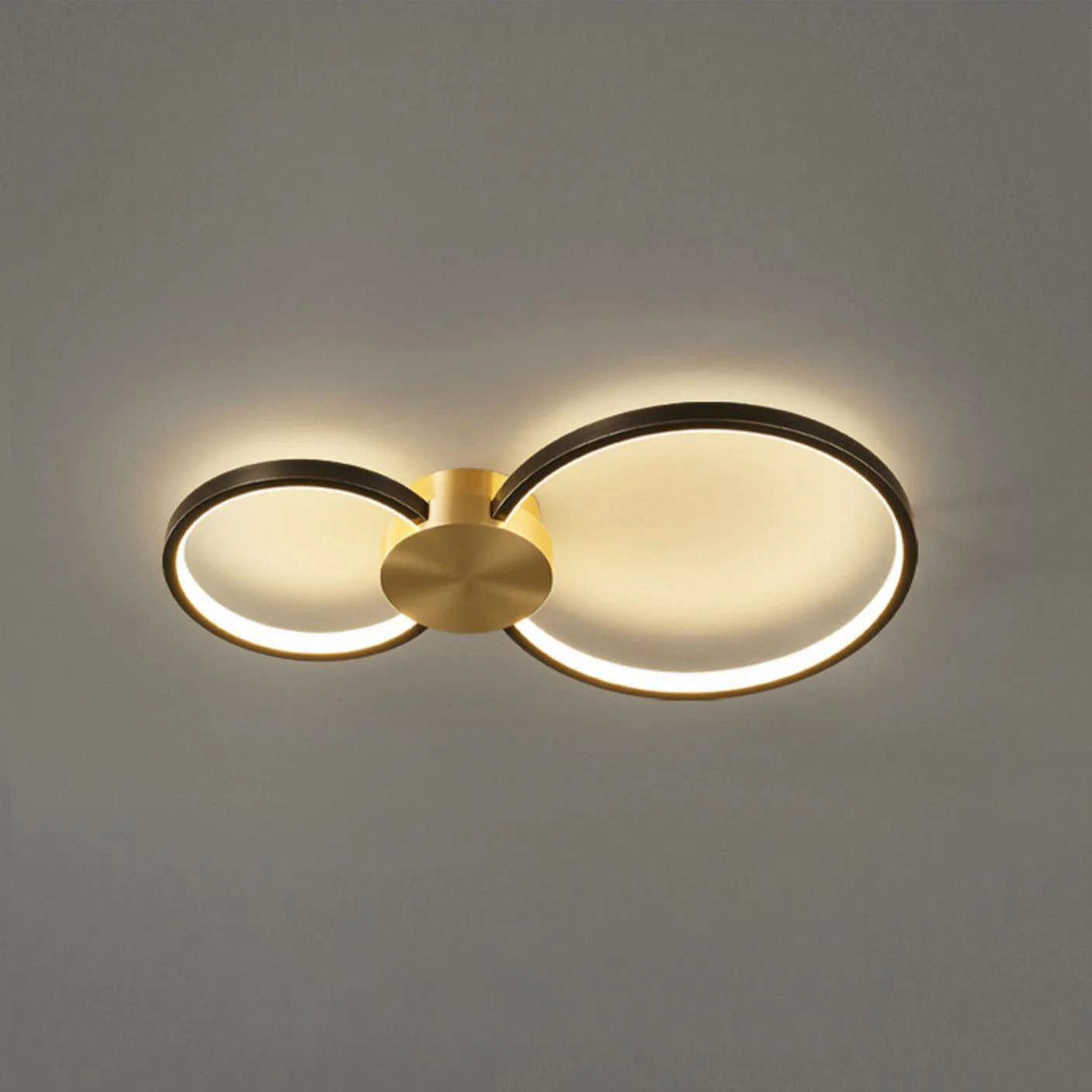 Потолочный светильник Loop LED - три круга, 90см x 73см x 7см, латунь, черный, теплый свет