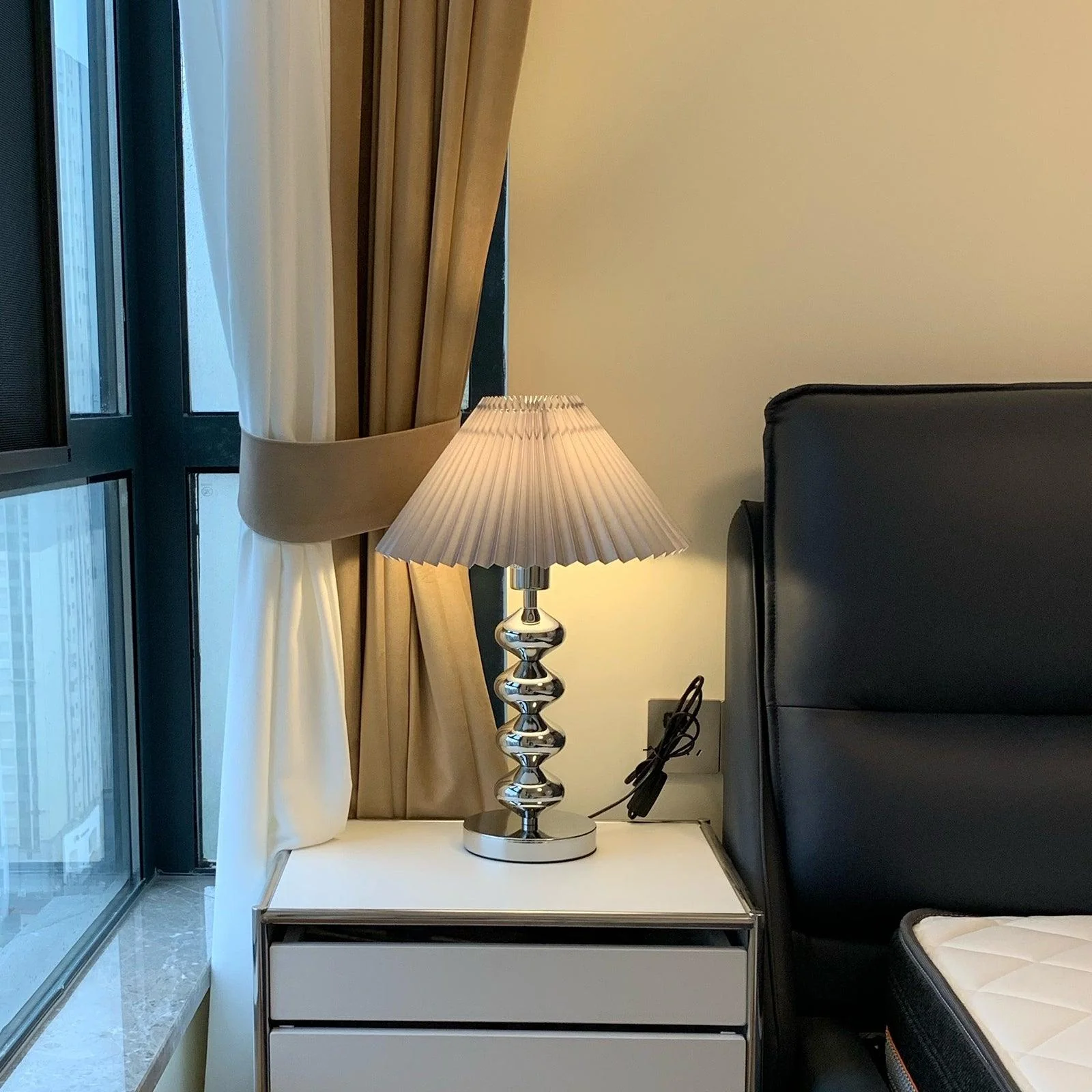Aleisha Pleated Table Lamp - ∅ 13.7″ x H 19.6″ / Dia 35cm x H 50cm / Chrome + Black / UK plug