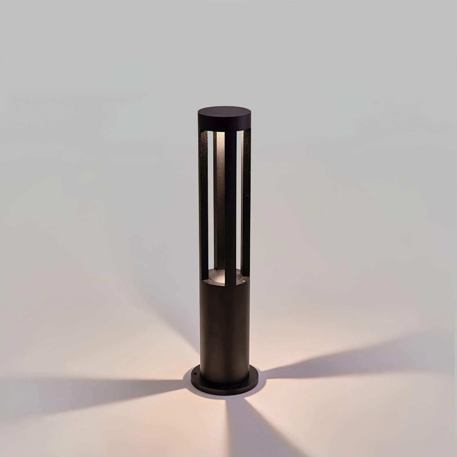 Уличный светильник Black Cylindrical Garden - ∅11см x 40см, черный, теплый свет