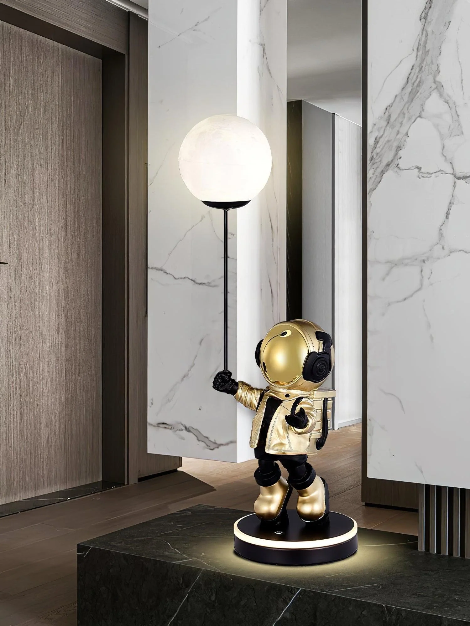 Astronaut and Planet Lamp - Model B Silver / AU plug / Warm Light