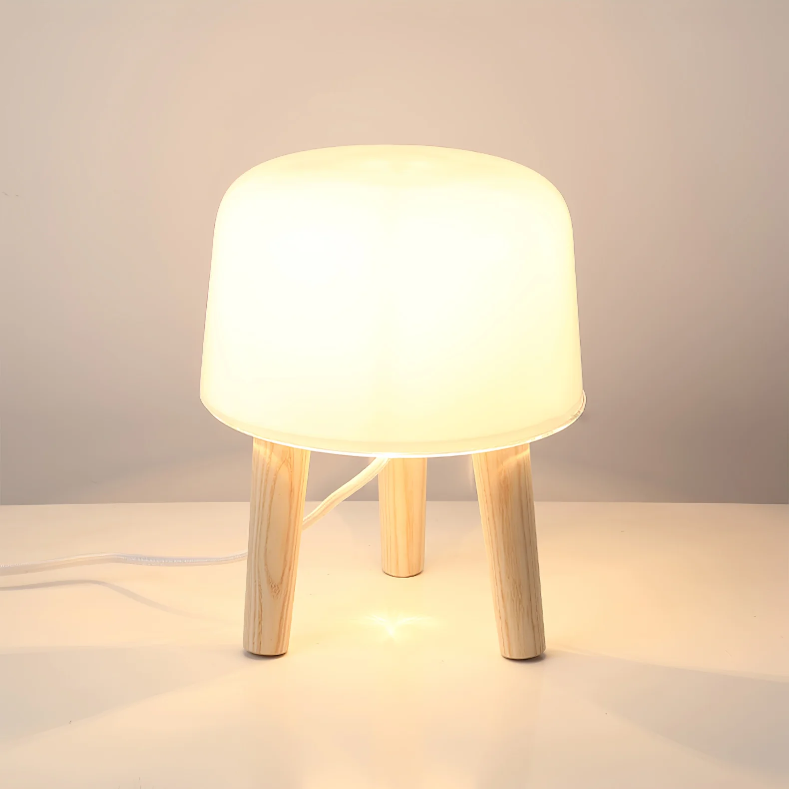 Настольный светильник Milk - ∅20см x 25см, черное дерево, белый