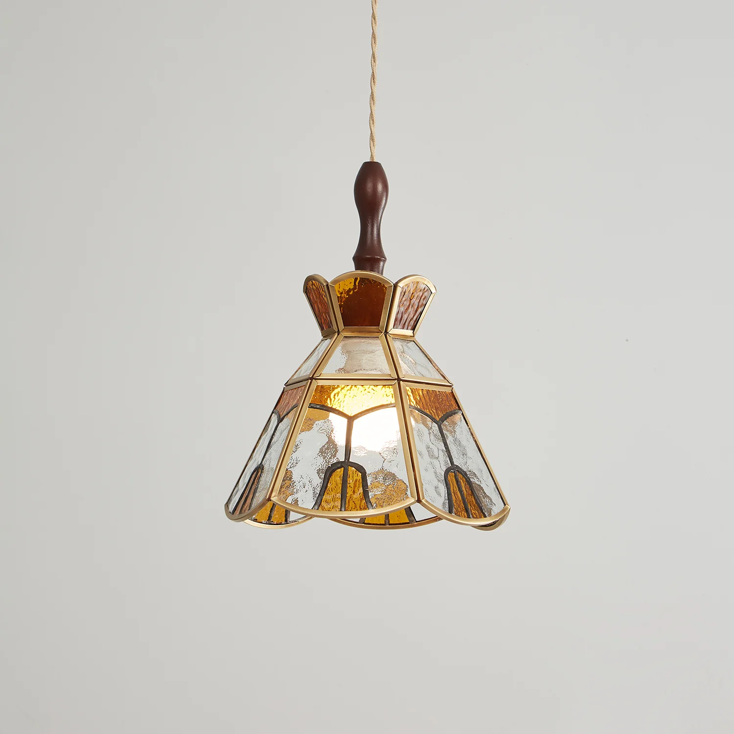 Подвесной светильник Tiffany Stained Glass - модель E, ∅22см x 35см, золотой
