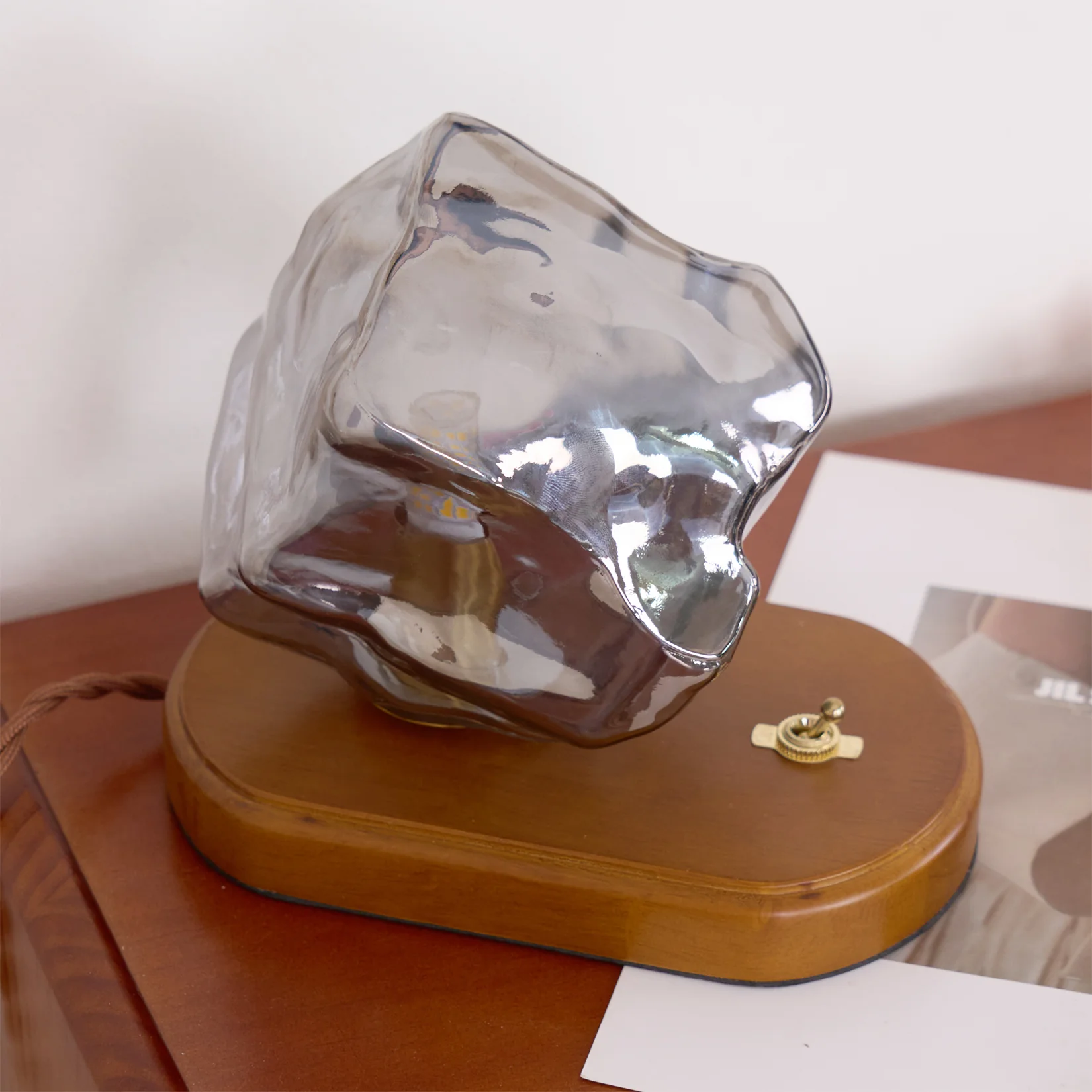 Настольный светильник Ice Stone Glass - 20см x 12см x 15см, янтарь, дерево