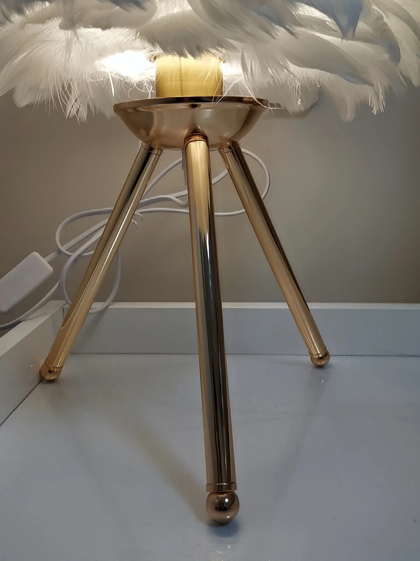 Goose Feather Table Lamp - ∅ 13.8″ x H 18.5″ / Dia 35cm x H 47cm / Gold+Grey / UK plug