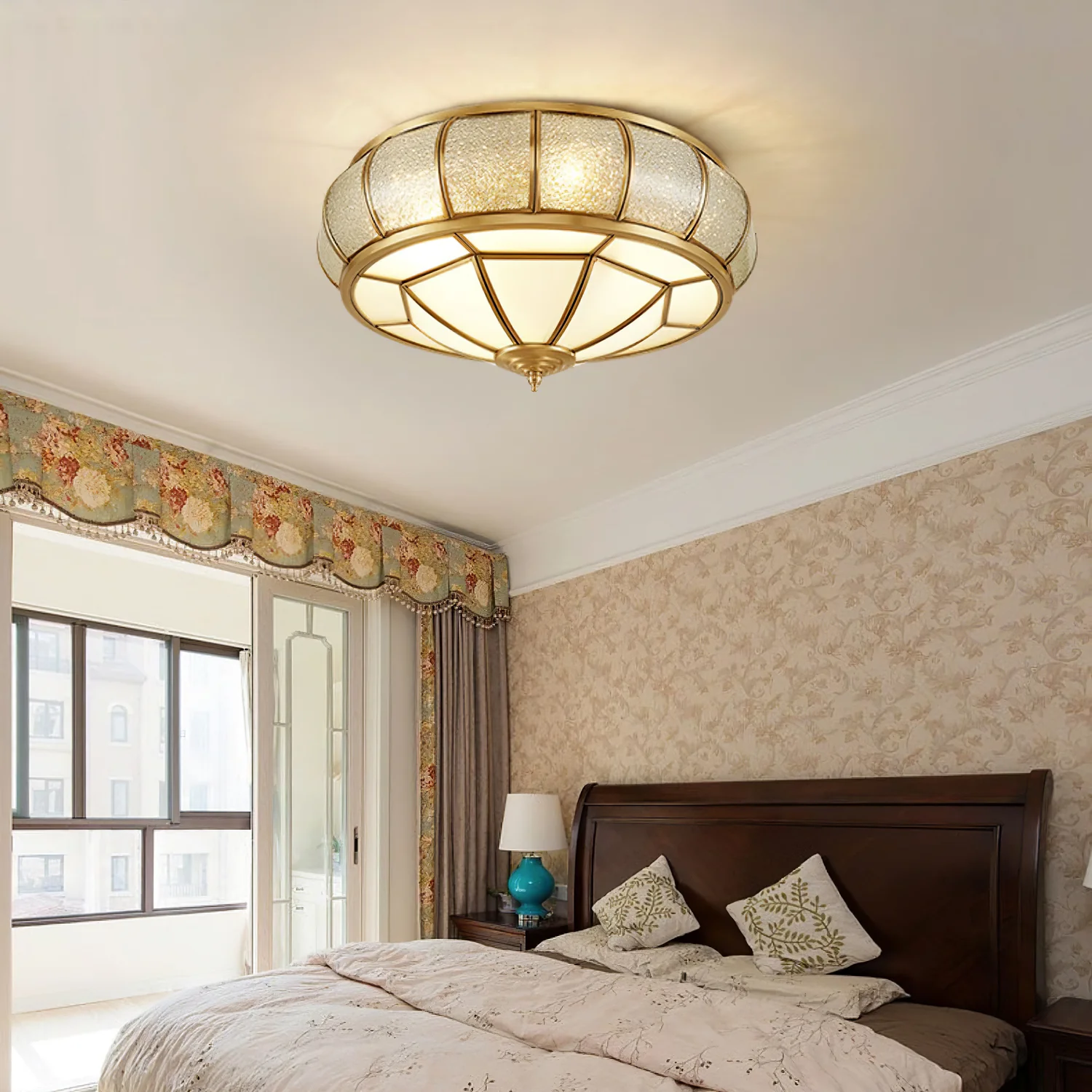 Потолочный светильник Round Textured Glass - ∅60см х 23см, латунь
