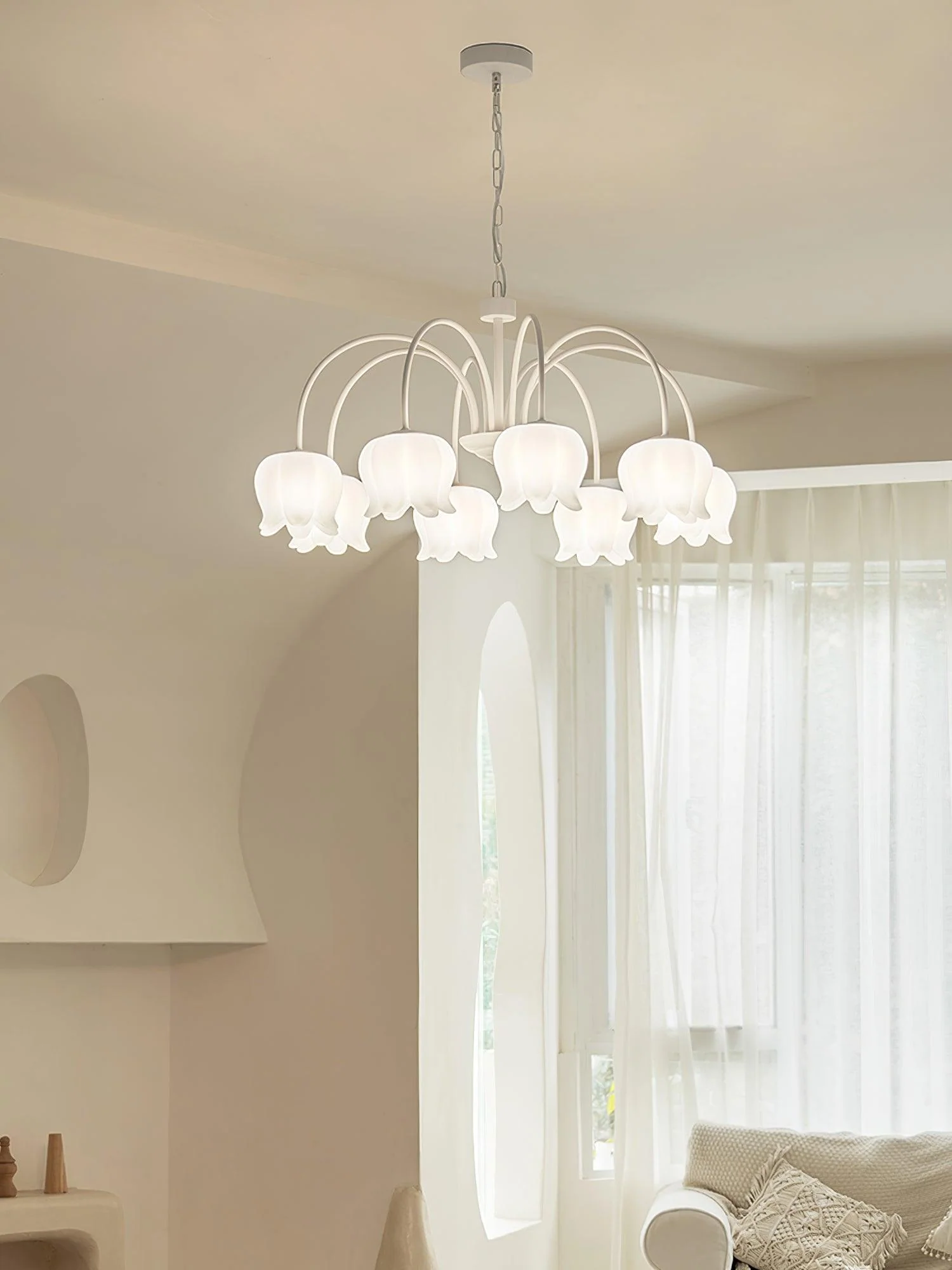 Люстра Curved Arm Bell - 8 плафонов ∅80см x 40см, белый