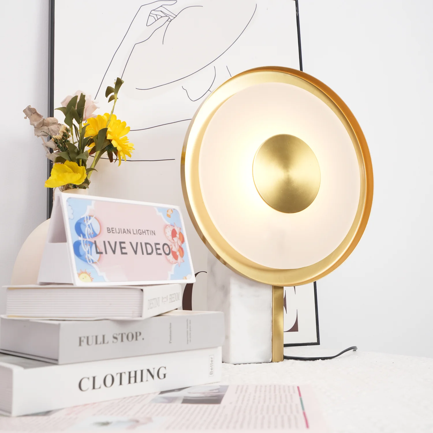 Roche Bobois Table Lamp - ∅ 13″ x H 17.3″ / Dia 33cm x H 44cm / White+Gold / UK plug