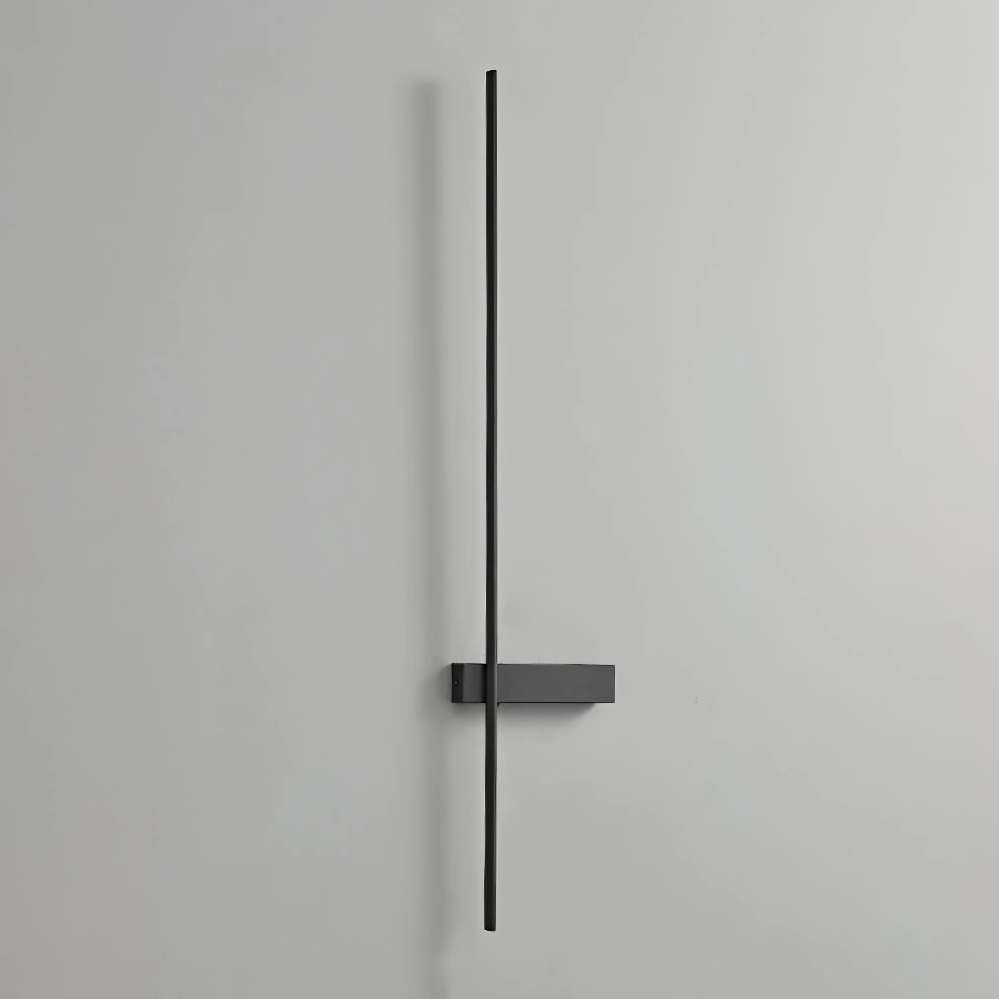 Настенный светильник Adeline Linear - ∅15см x 90см, черный, теплый свет