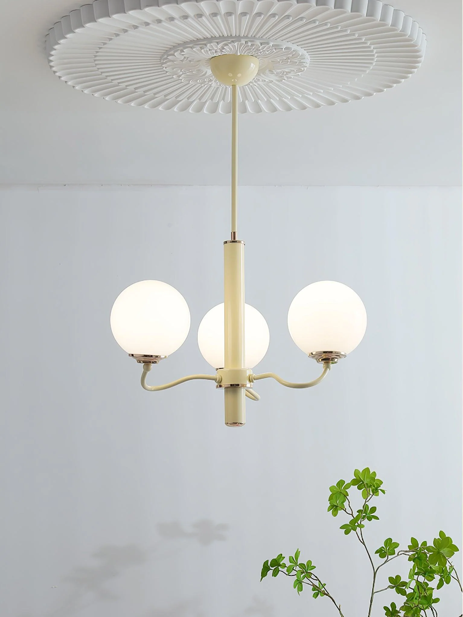Люстра Radiant Globe - 3 плафона ∅53см x 38см, кремовый, желтый и белый