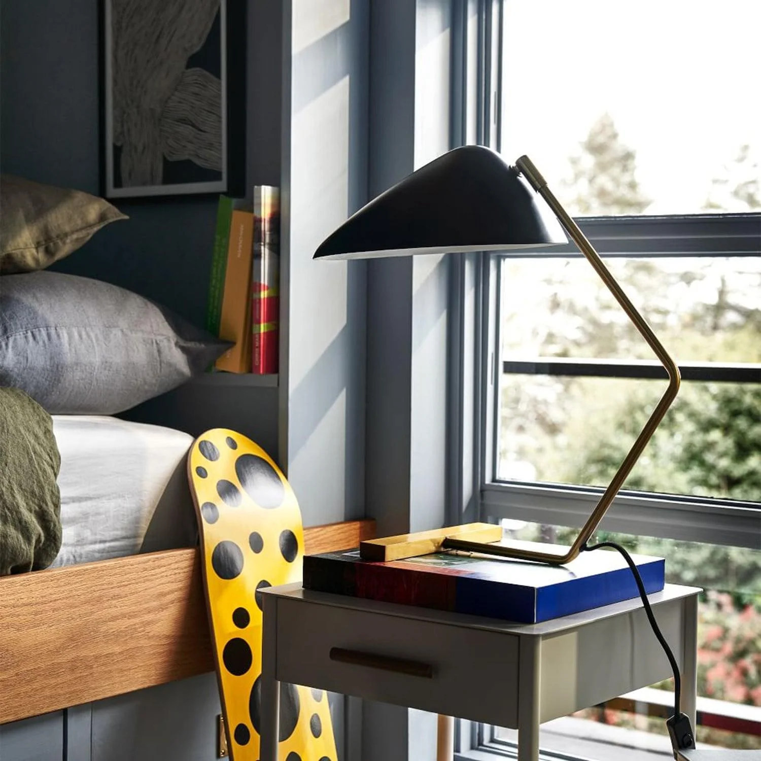 Curvilinear Mid-Century Table Lamp - L 18.1″ x H 21.3″ / L 46cm x H 54cm / Gold+Black / AU plug