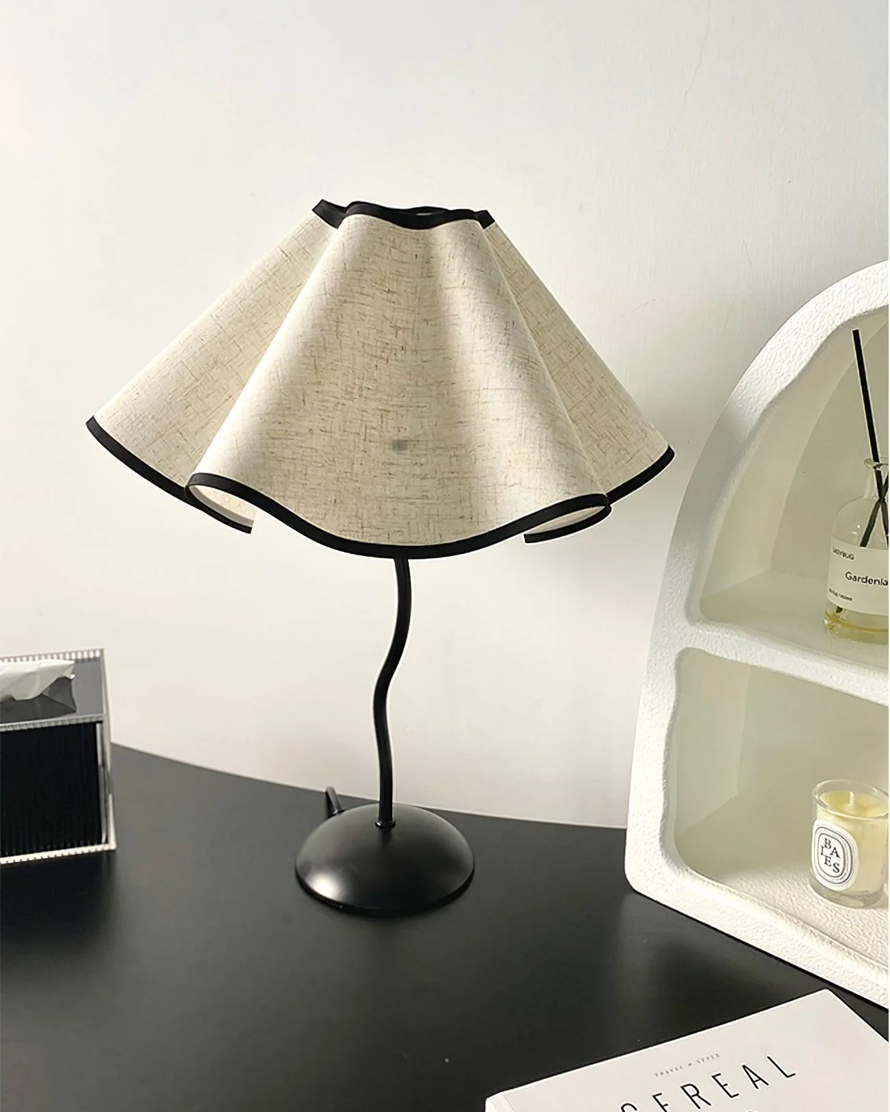 Cora Table Lamp - ∅ 14.1″ x H 18.5″ / Dia 36cm x H 47cm / Black+White Linen / UK plug