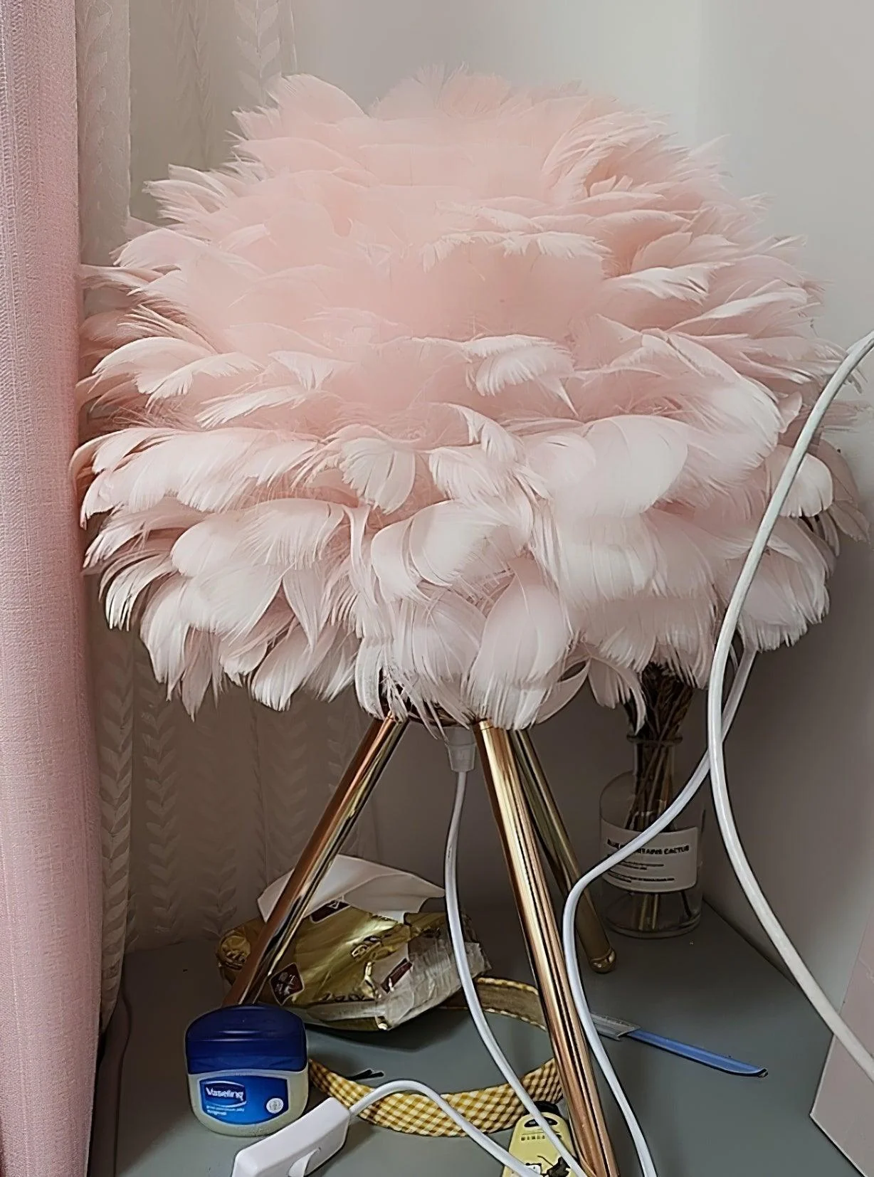 Goose Feather Table Lamp - ∅ 13.8″ x H 18.5″ / Dia 35cm x H 47cm / Gold+Grey / UK plug