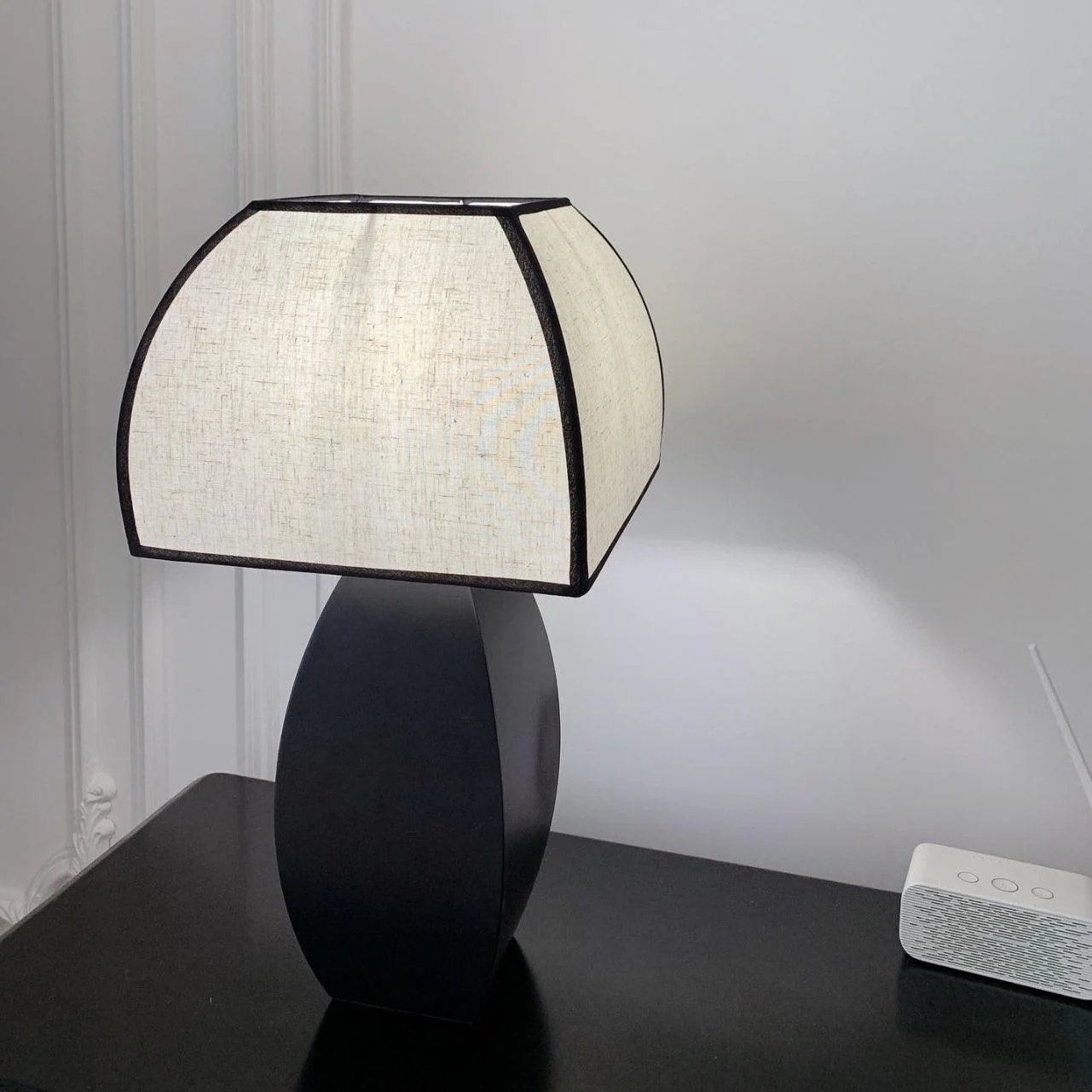Javier Black Table Lamp - ∅ 13.7″ x H 21.6″ / Dia 35cm x H 55cm / Black / US plug