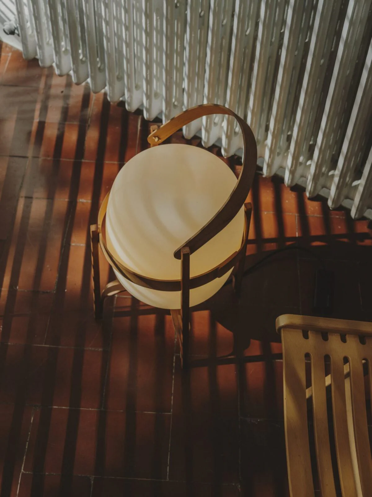 Настольный светильник Portable Lantern Glass - ∅25см x 41см, орех