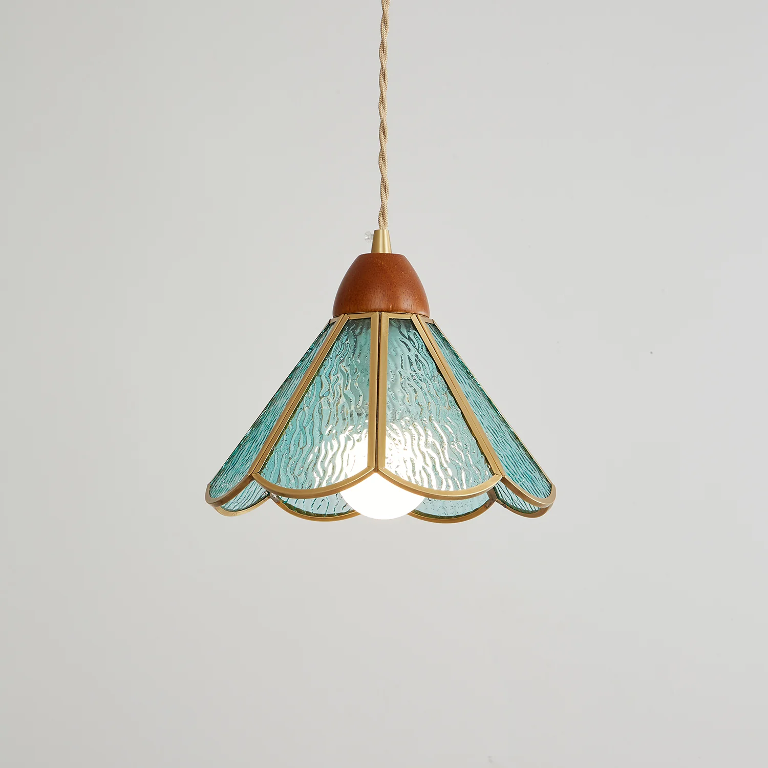 Подвесной светильник Tiffany Stained Glass - модель E, ∅22см x 35см, золотой