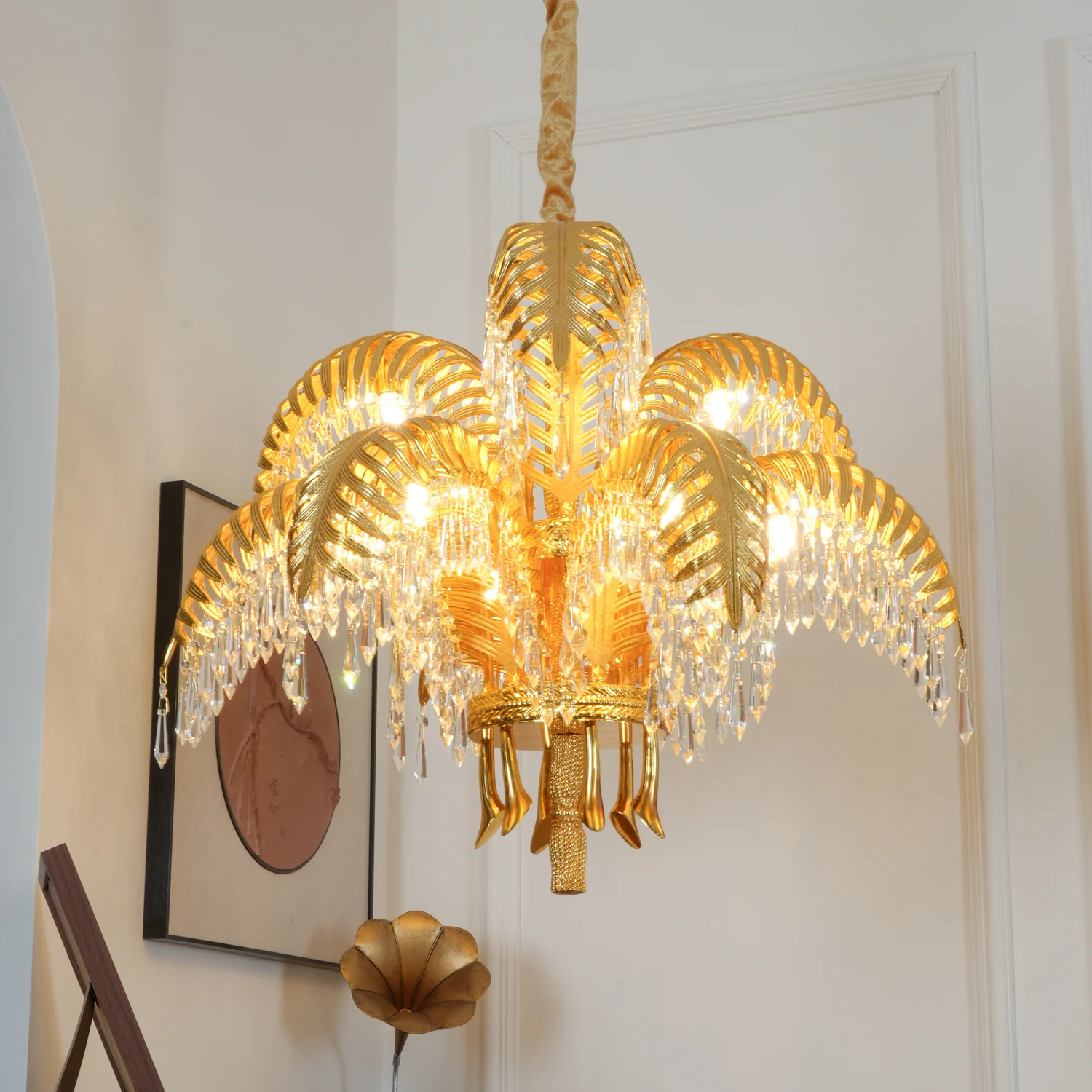 Люстра Brass Palm Leaf Crystal - 8 подвесов ∅82см x 50см, латунь, прозрачный кристалл