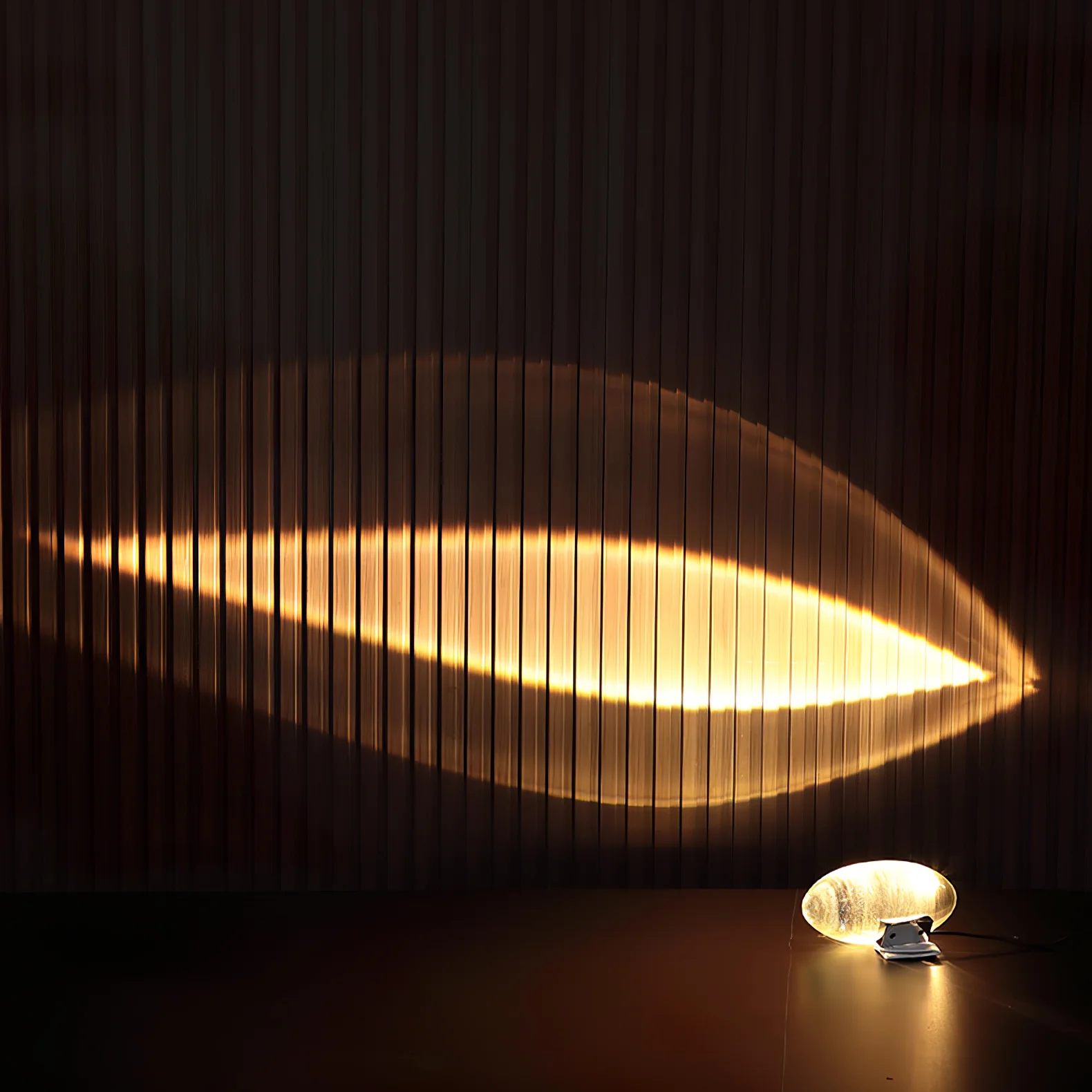 Atman Table Lamp - ∅ 6.3″ x H 3.1″ / Dia 16cm x H 8cm / Blue purple light / US plug