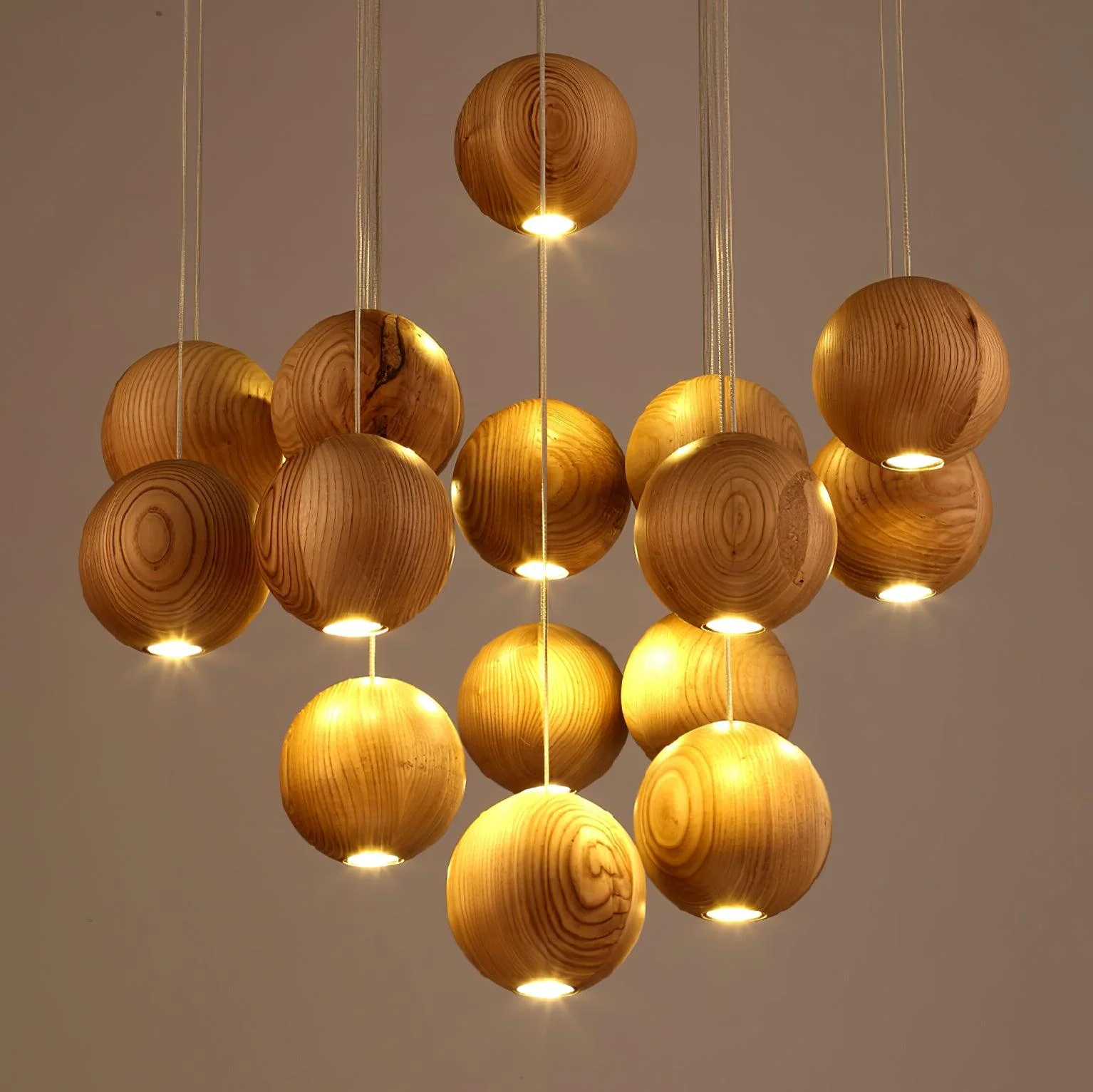 Подвесной светильник Wooden Orb Sphere Cluster - 30 плафонов ∅90см x 200см, натуральное дерево
