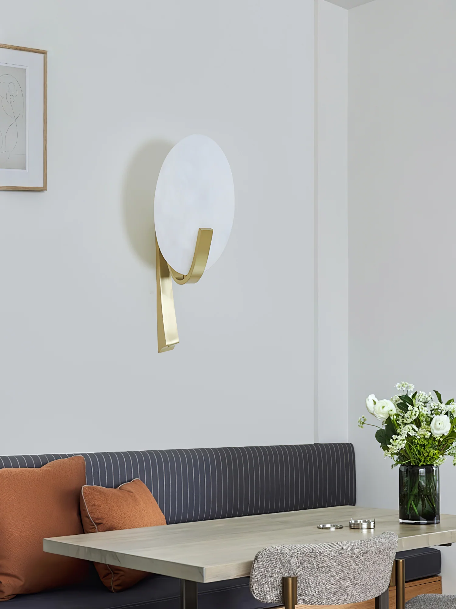 Alice Alabaster Wall Lamp - ∅ 7.9″ x H 19.7″ / Black & Warm Light / Set Of 2