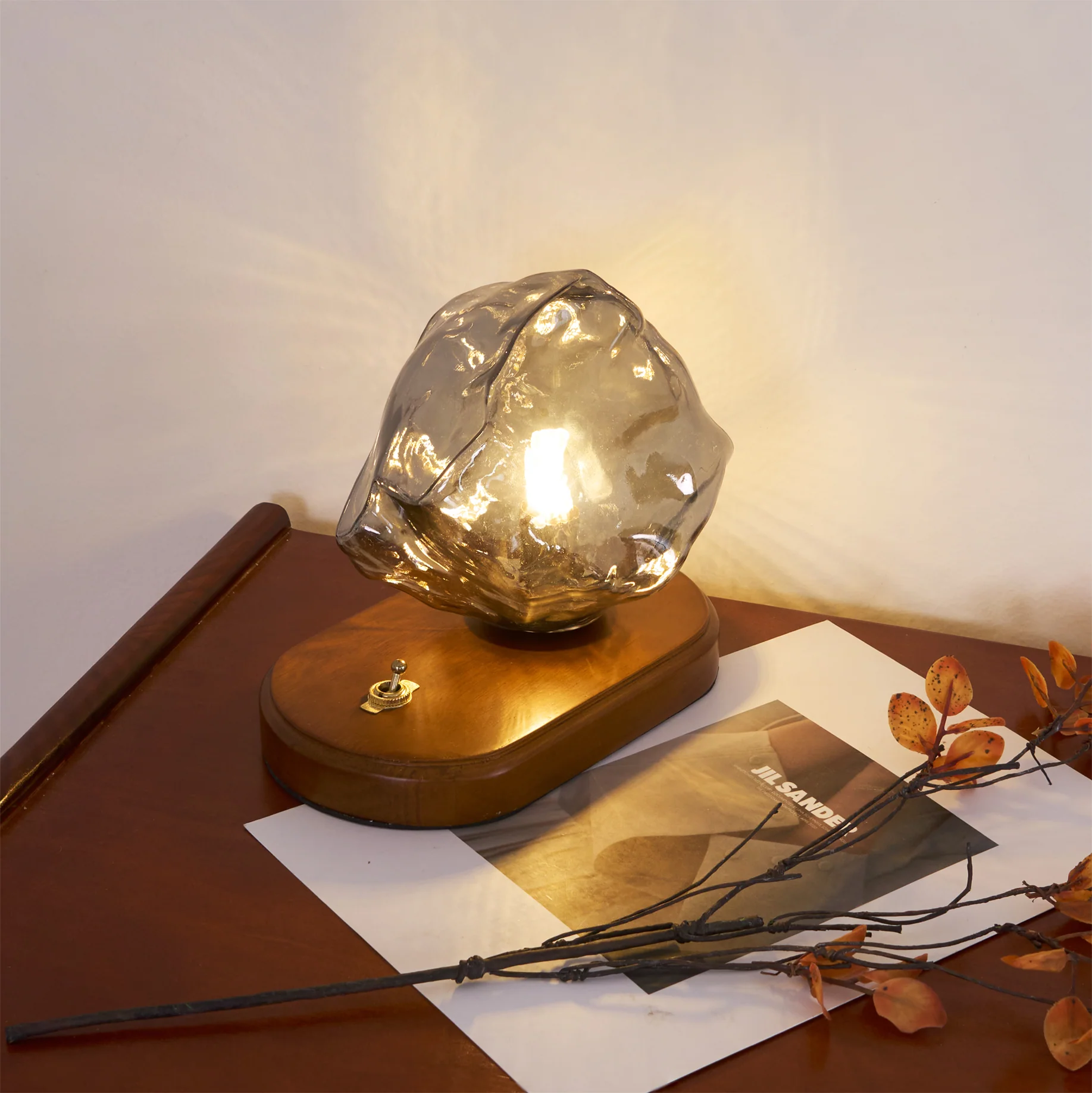 Настольный светильник Ice Stone Glass - 20см x 12см x 15см, янтарь, дерево