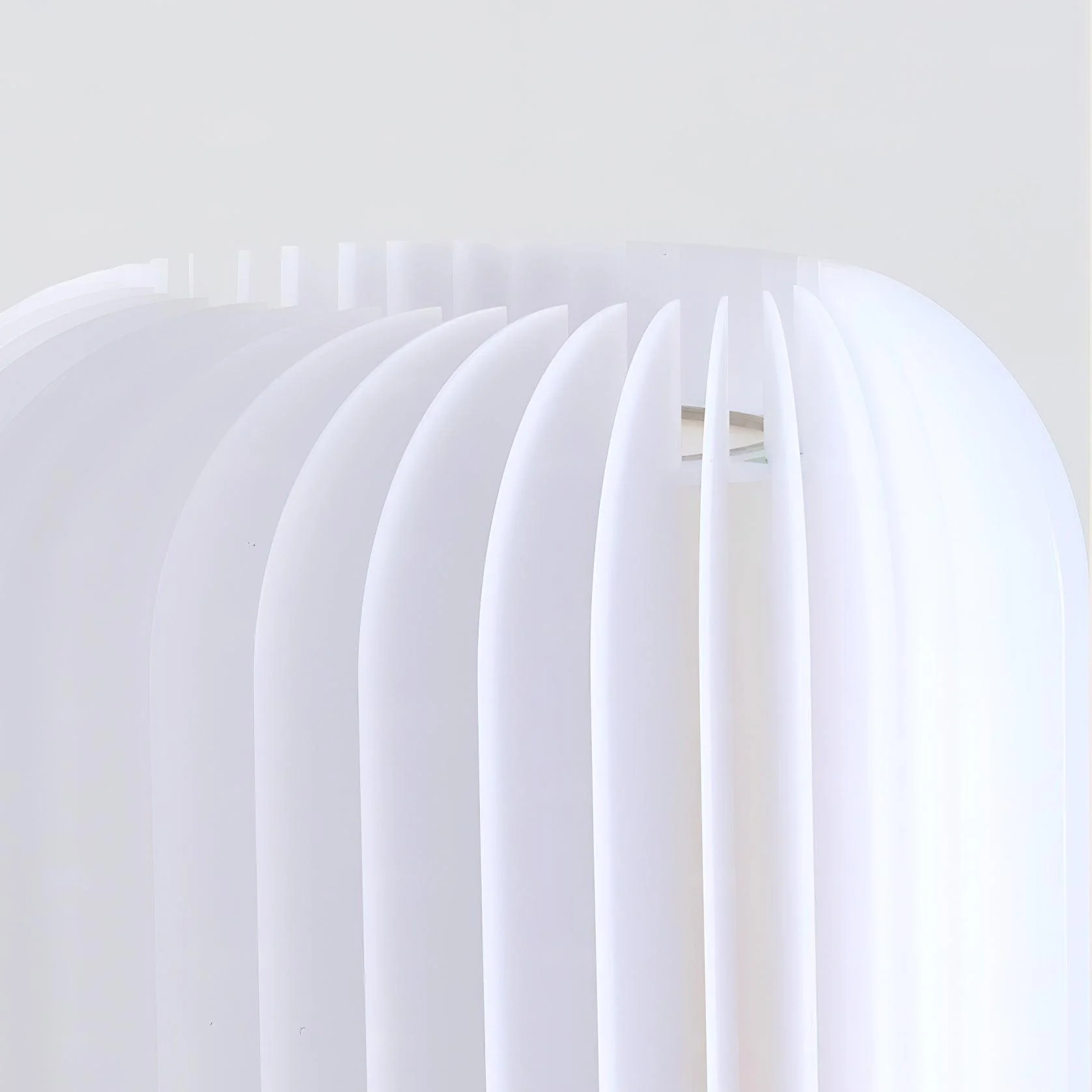 Настольный светильник Pleated - ∅30см x 43см, теплый свет