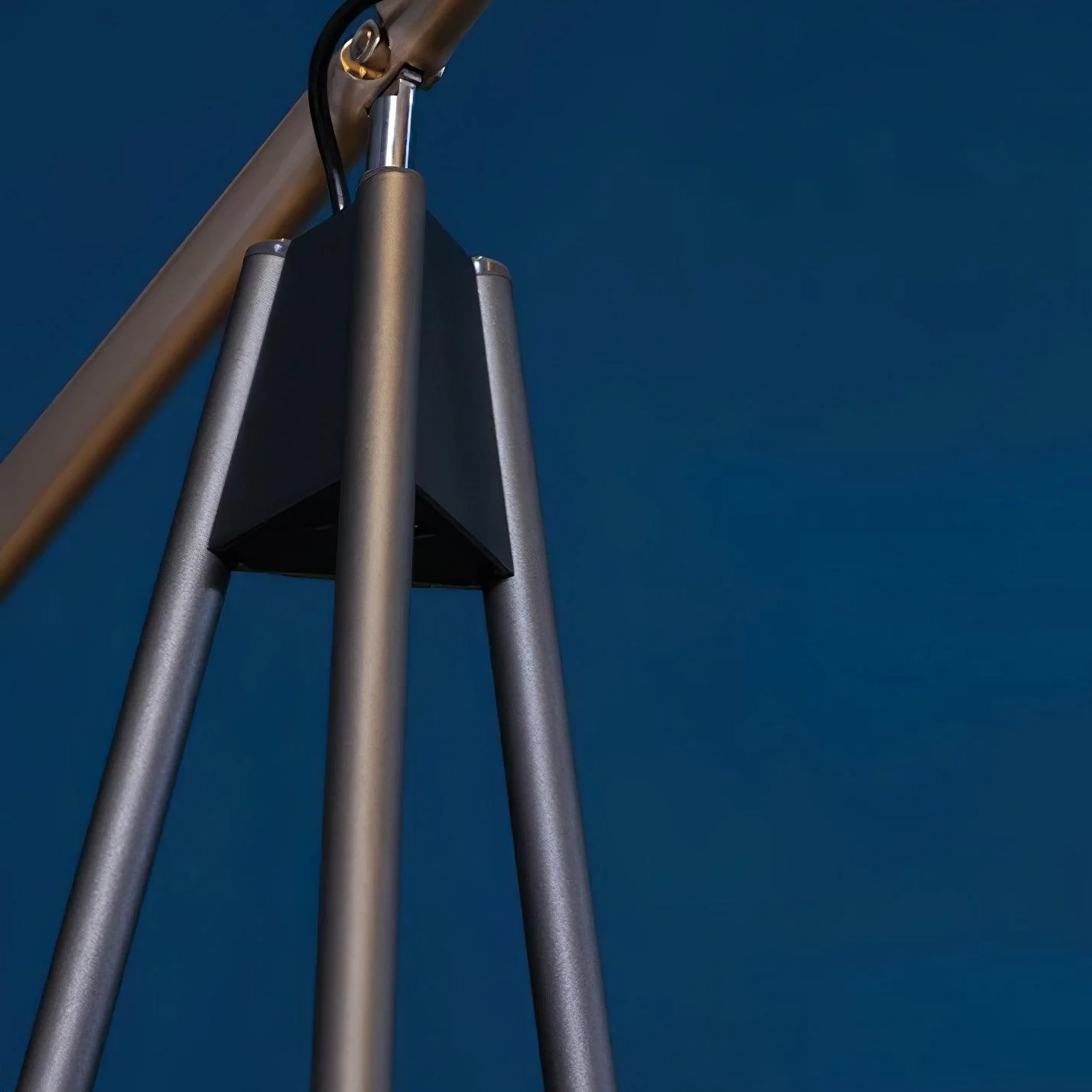 Торшер Heart Wing Tripod - ∅60см x 170см, золотой, черный, белый