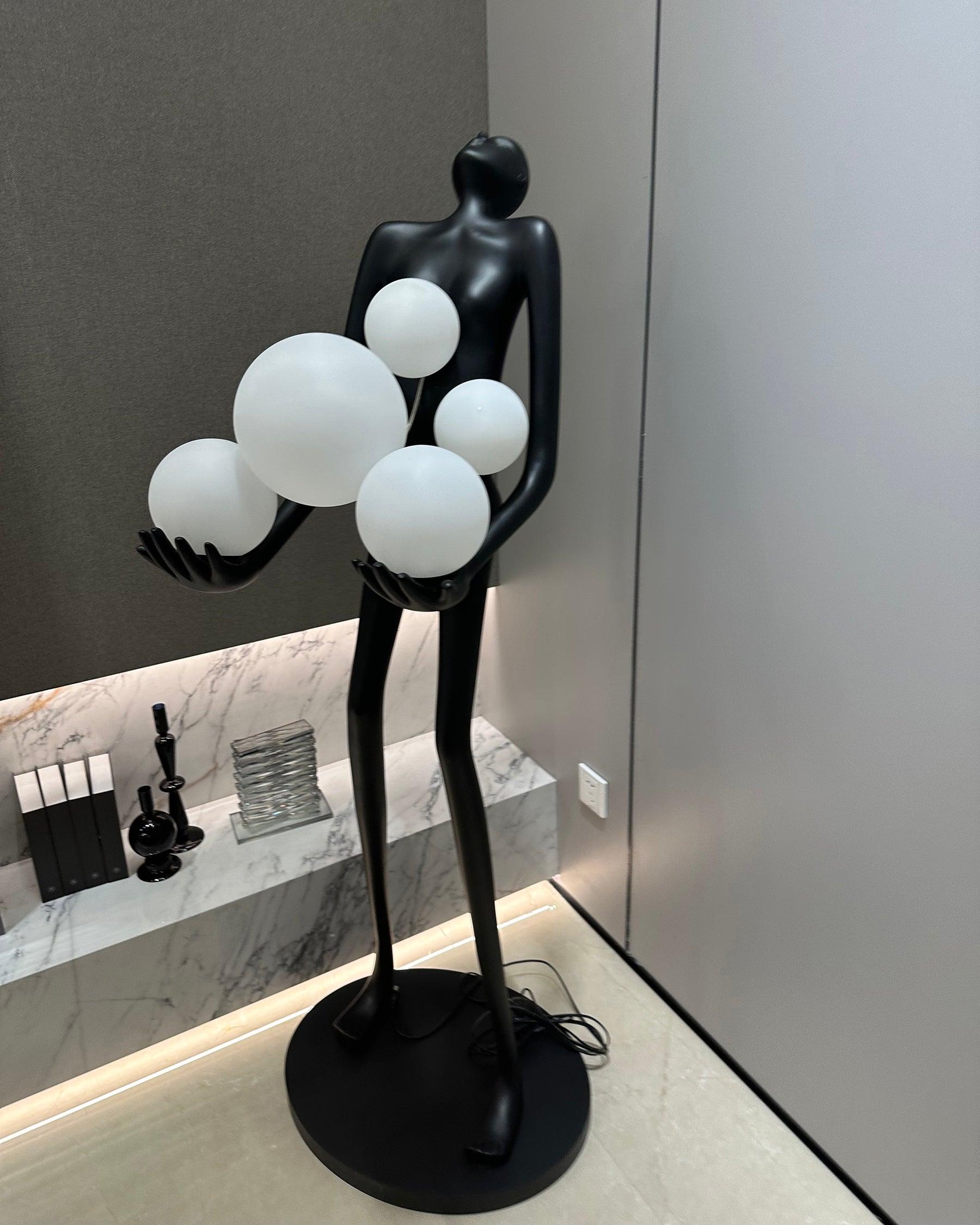 Торшер Embrace Sculpture - ∅77см x 200см, черный, синий стеклянный шар
