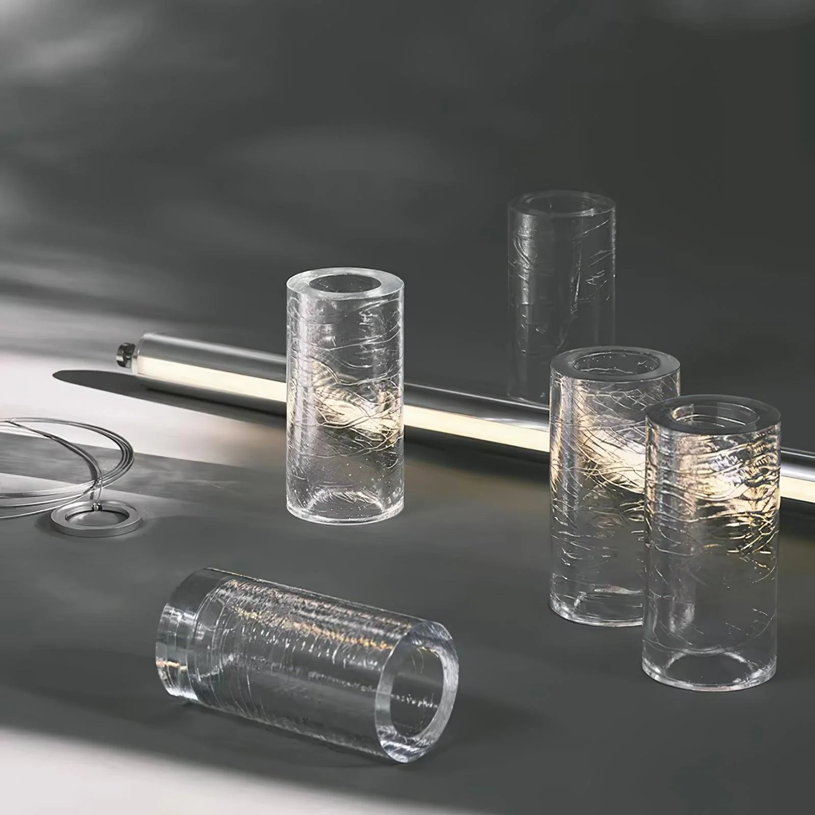 Люстра Mcdade Segmented Glass - 205см x 10см, серебристо-серый, прозрачный, холодный свет
