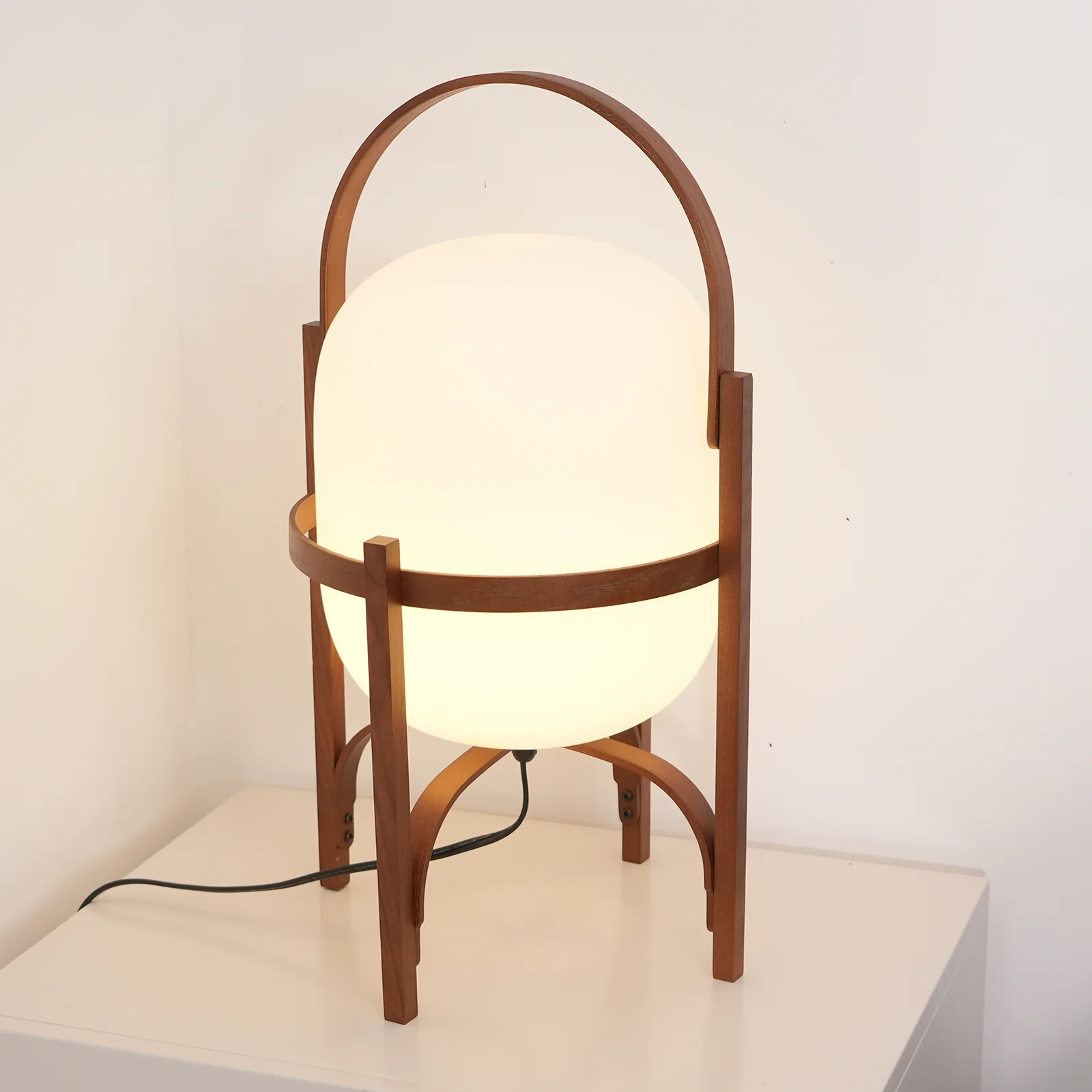 Настольный светильник Portable Lantern Glass - ∅25см x 41см, орех