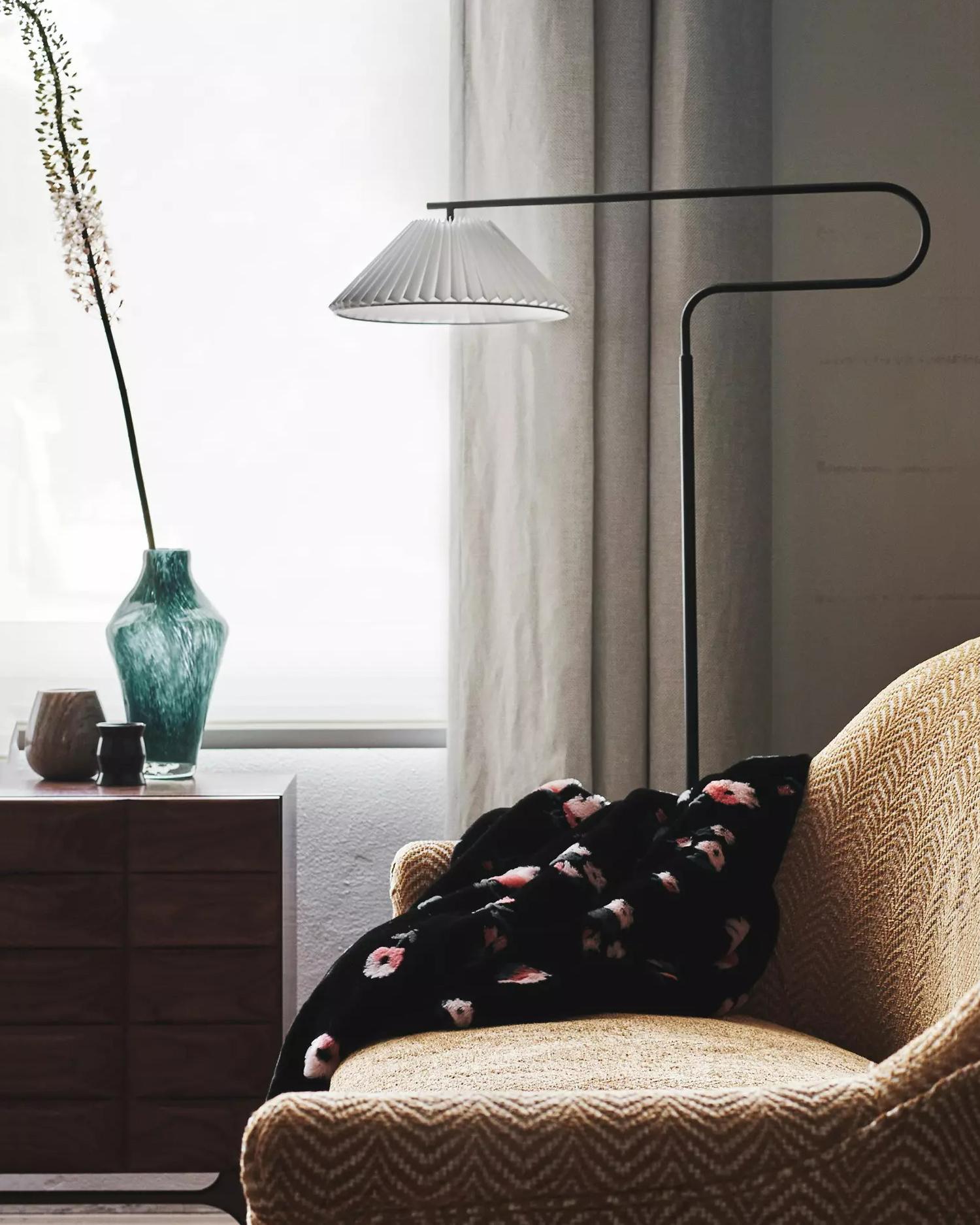 Чёрная напольная лампа LH Mirror Home Харриет BD-3069845